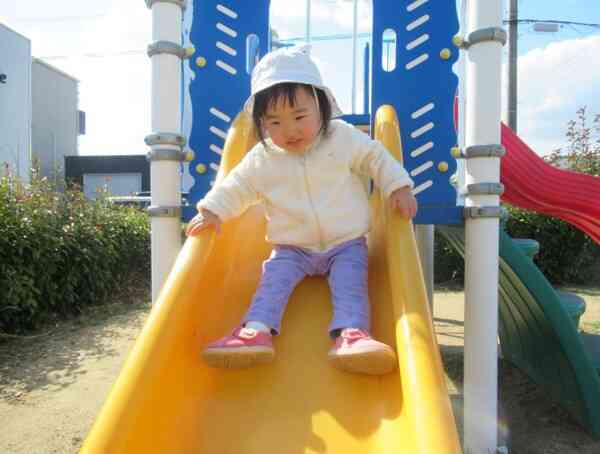 公園で遊びました（０歳児）