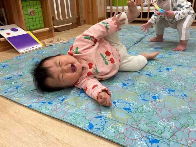 お部屋でゴロゴロ♪