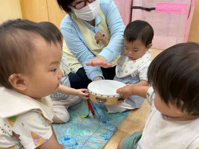 いろいろな音鳴らしてみよう！（0歳児）