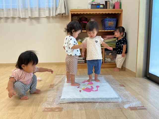プチプチで遊んだよ（1歳児）