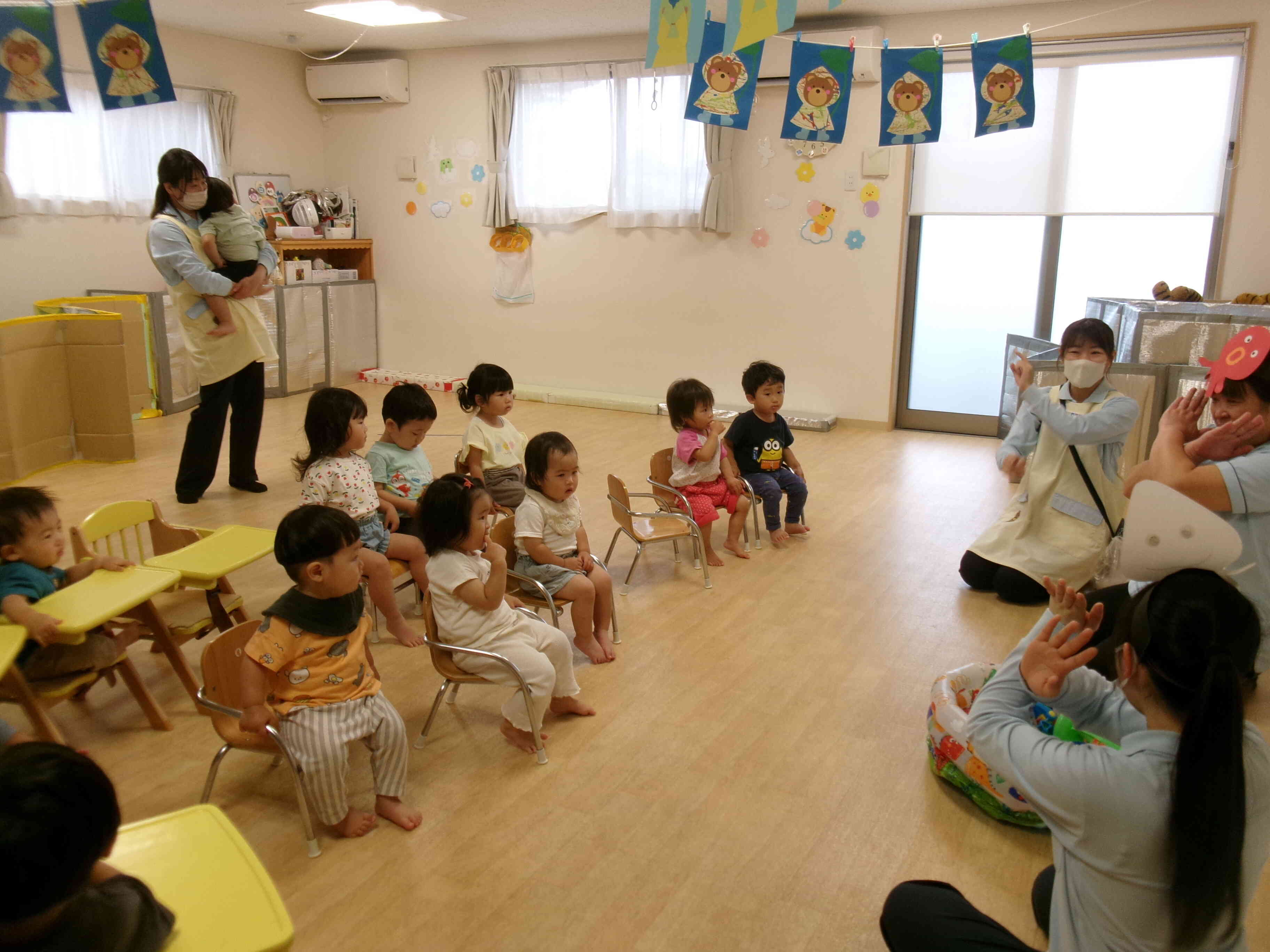 職員劇に興味津々☆
