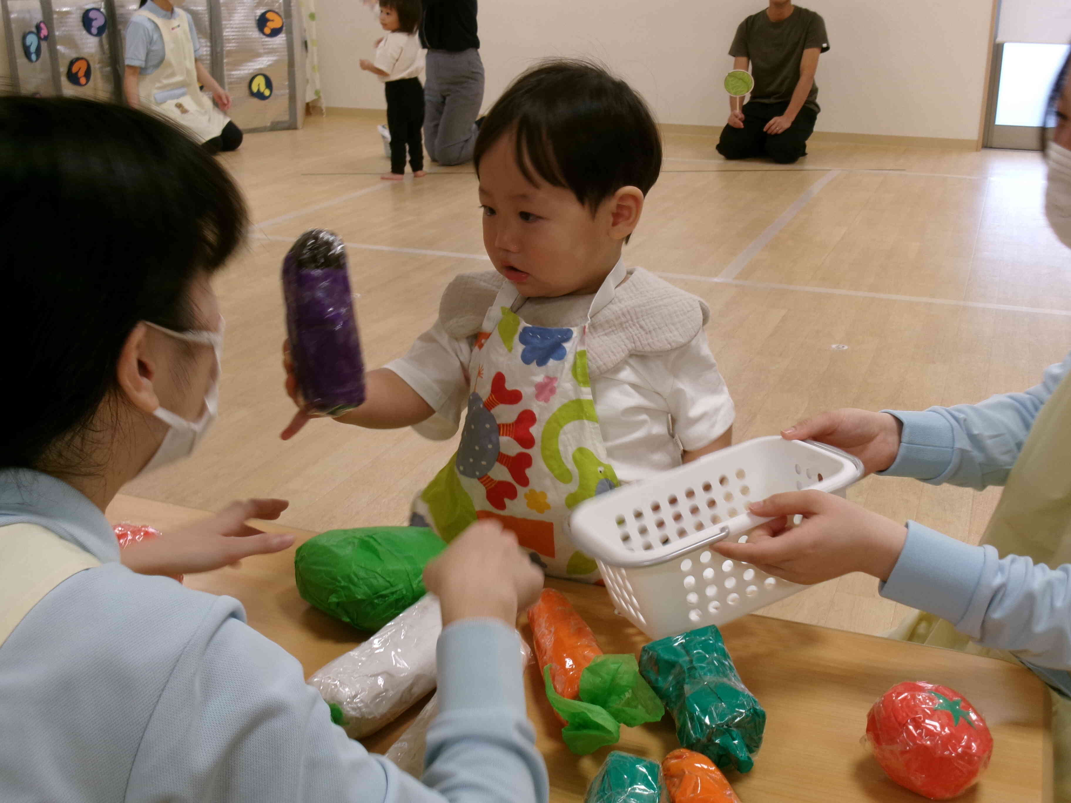 お野菜を買いに行くよ！