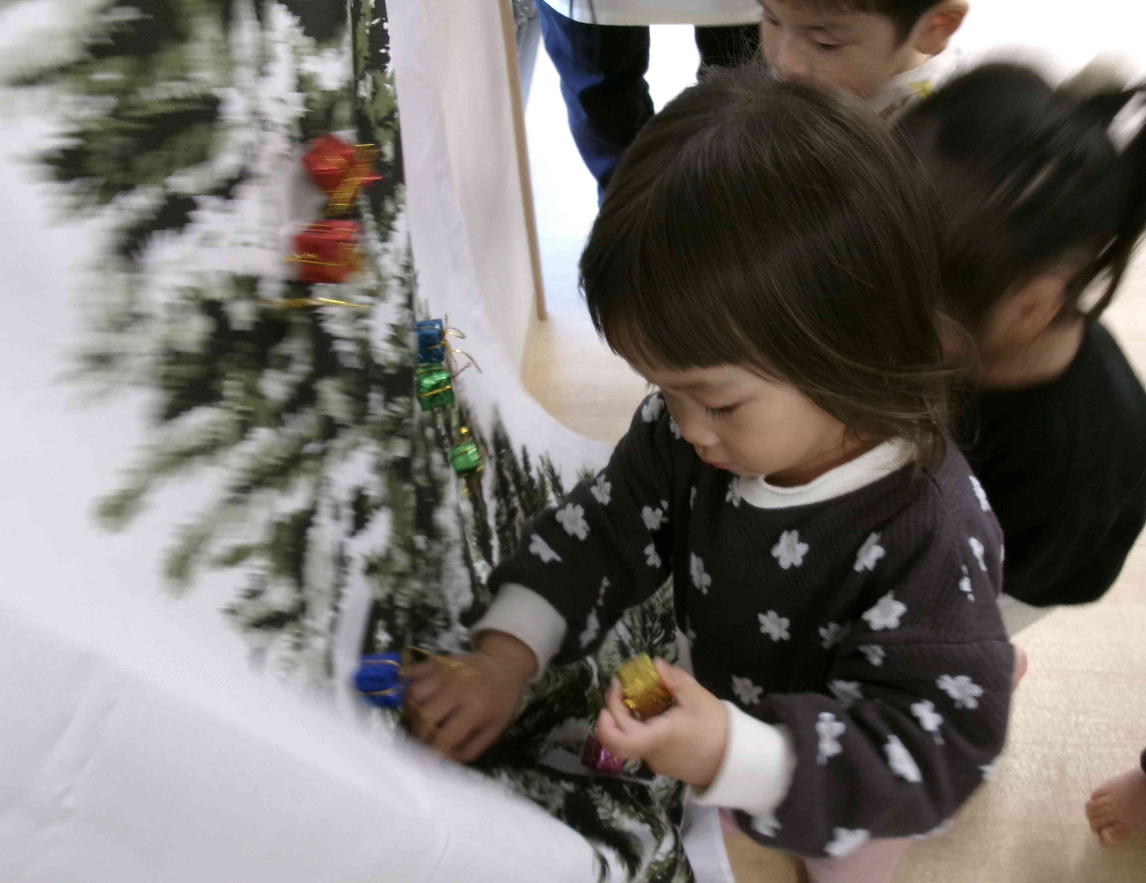 クリスマスツリーの飾り付け♩