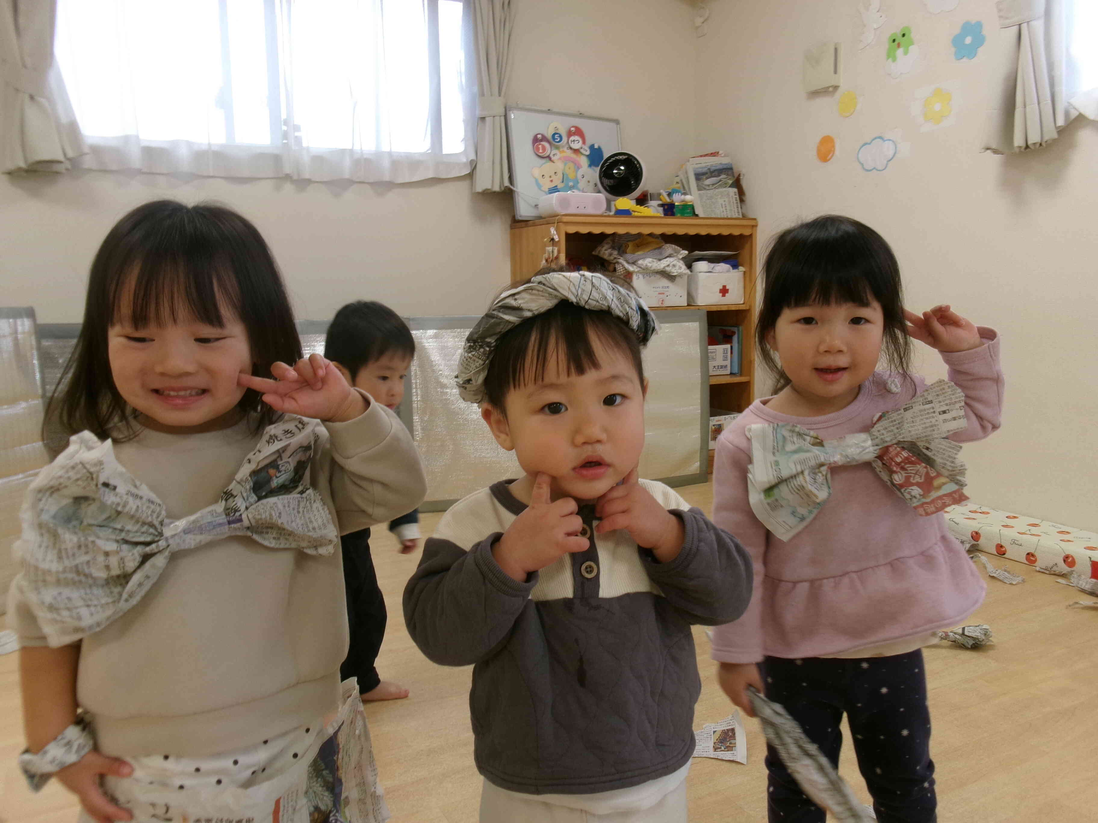 新聞遊びをしたよ〜うさぎ組•あひる組〜
