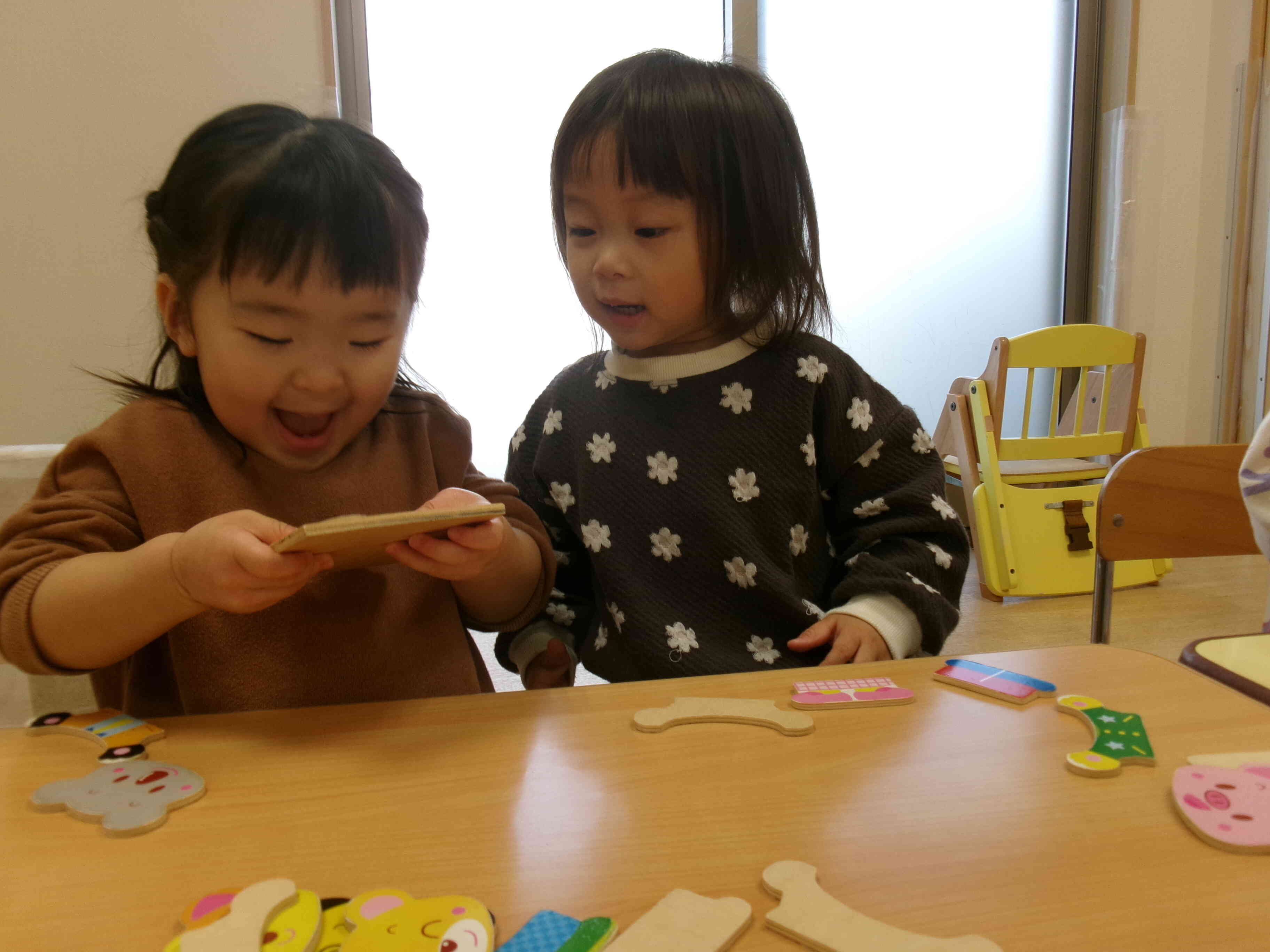 友だちと一緒にパズルを完成させたよ！