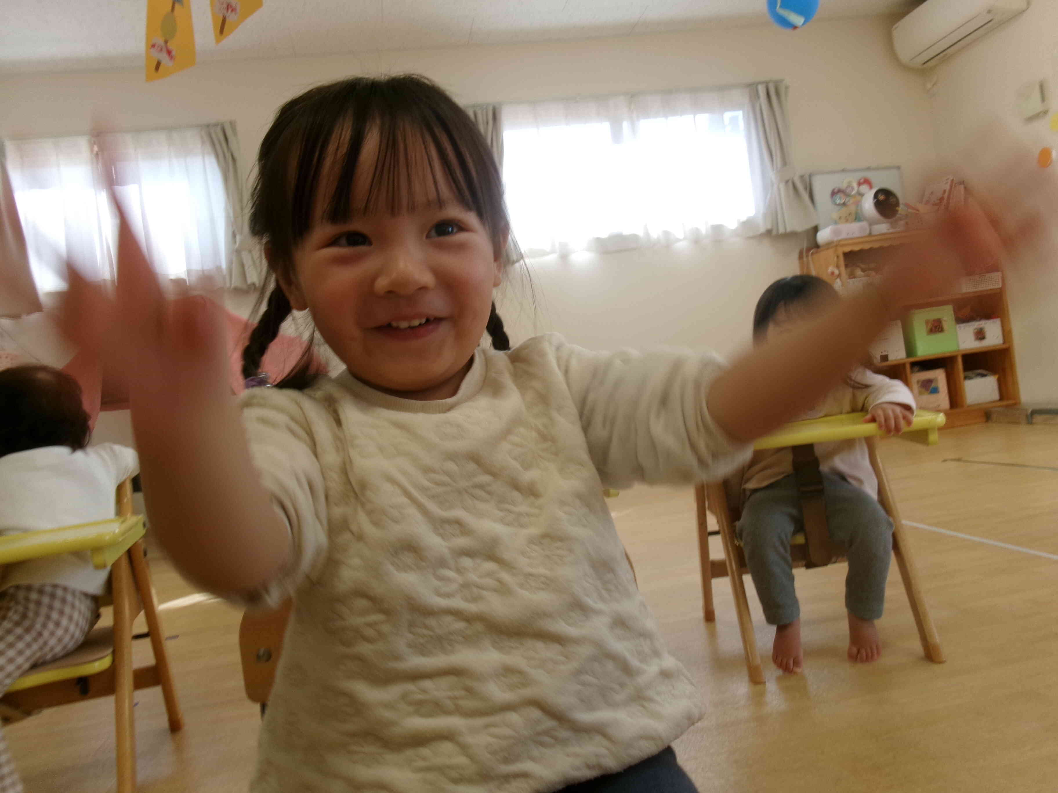 たんたんたんたん誕生日〜♩誕生児のお友だちにお歌をプレゼントしたの!!
