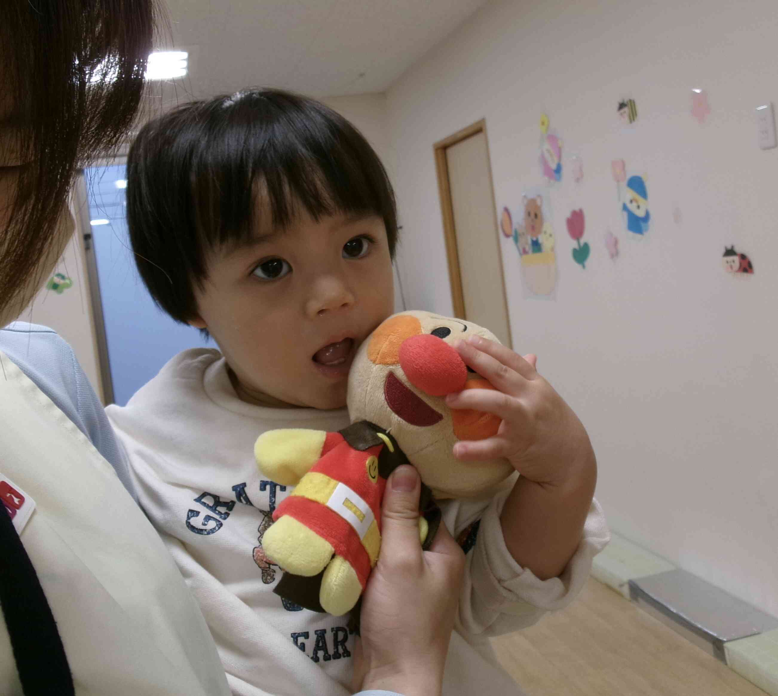 お気に入りのおもちゃを見つけたよ☆