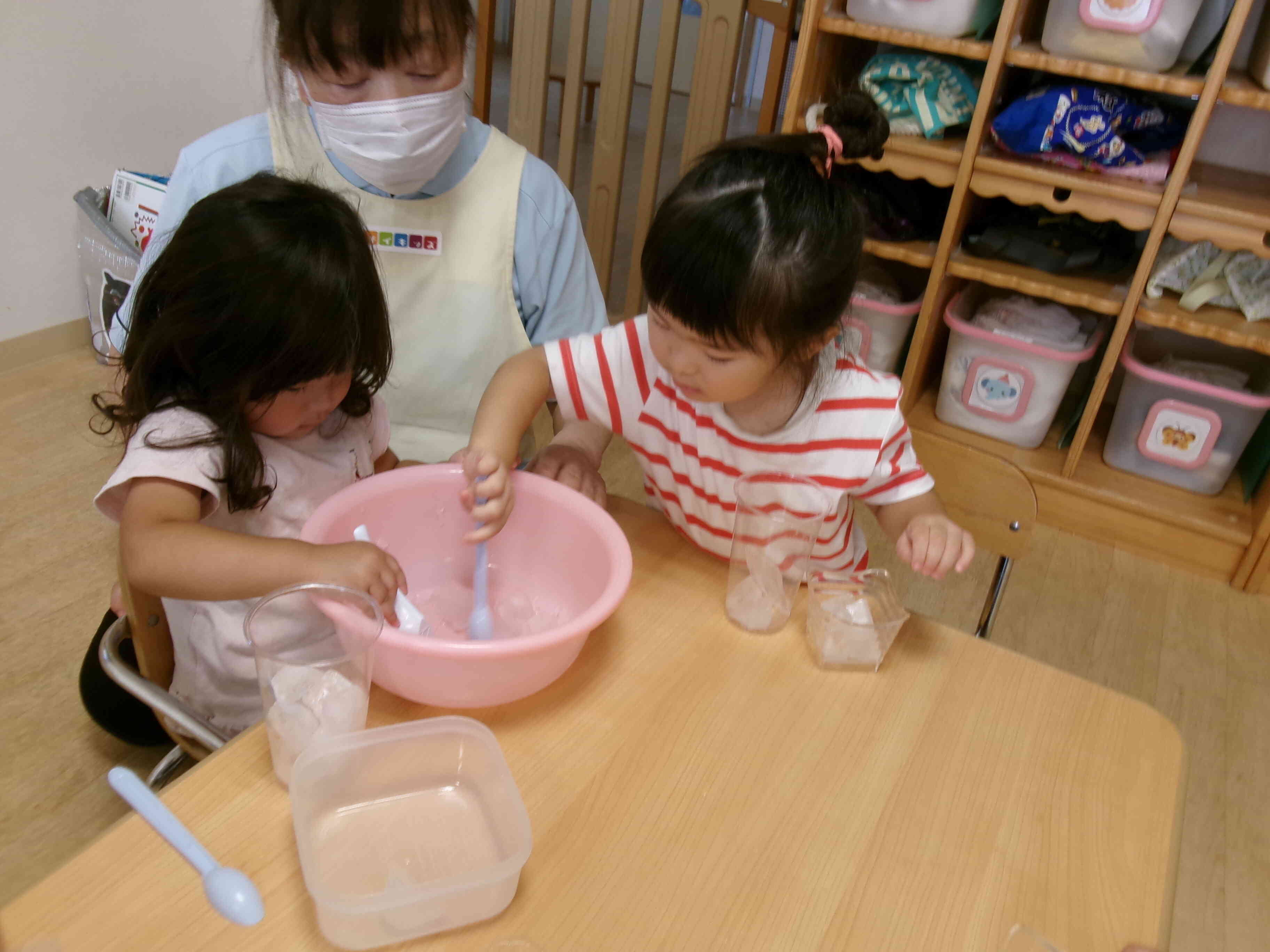 氷がツルツル滑っちゃうね