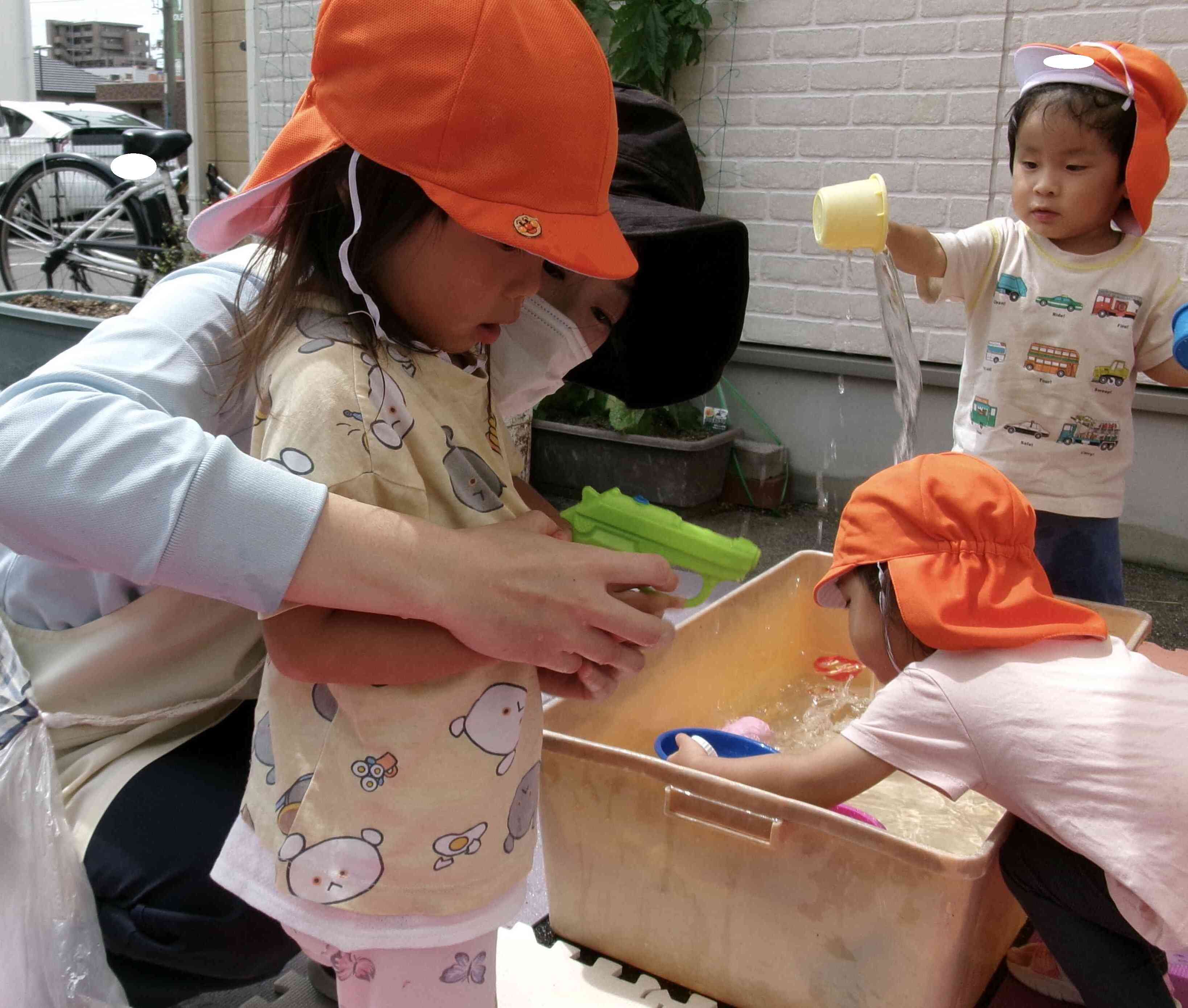 水遊びスタート！〜うさぎ、あひる組〜