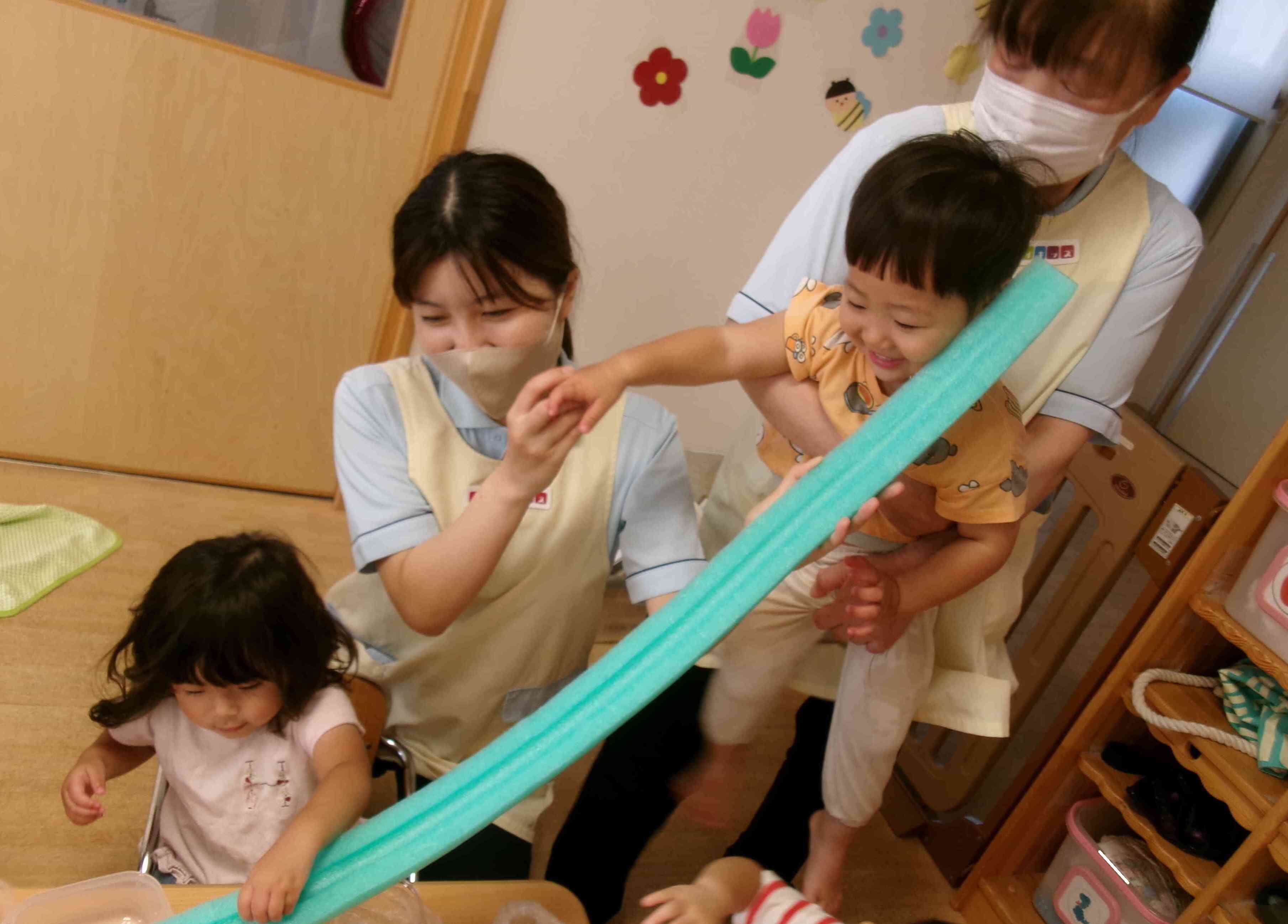 氷遊びをしたよ〜あひる・うさぎ組〜