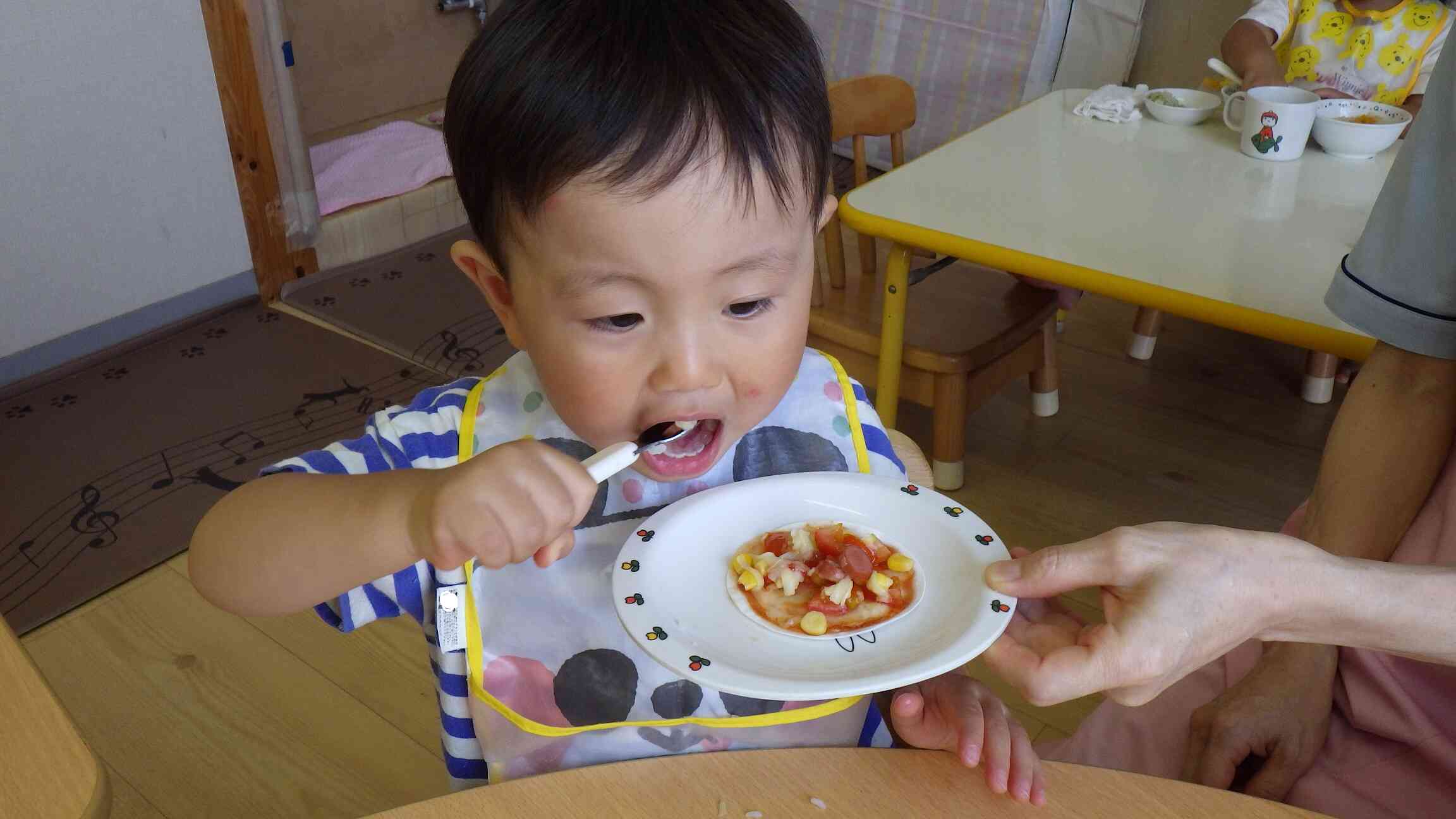 上の具をまず食べてみます…！
