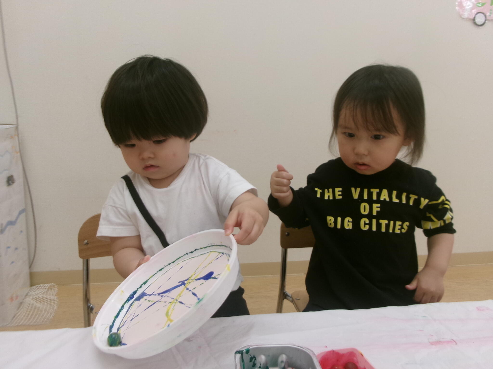 「きれいだね」「うまく転がっているよ」