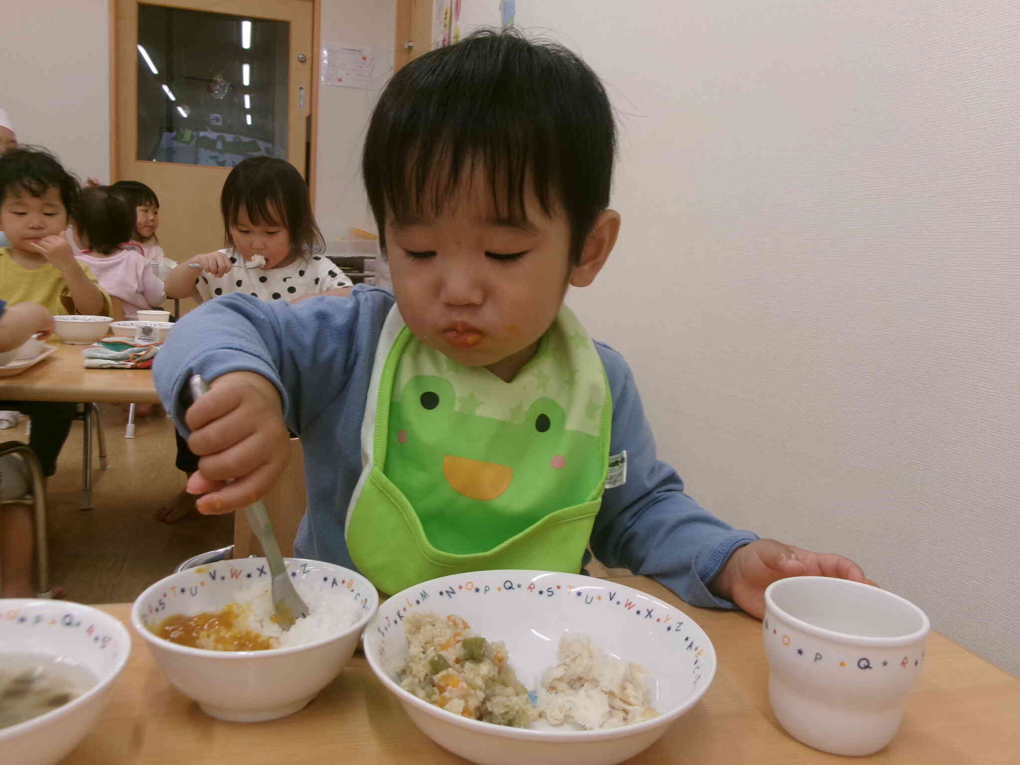 給食のカレーと少し違った味がしたね。美味しいかな？