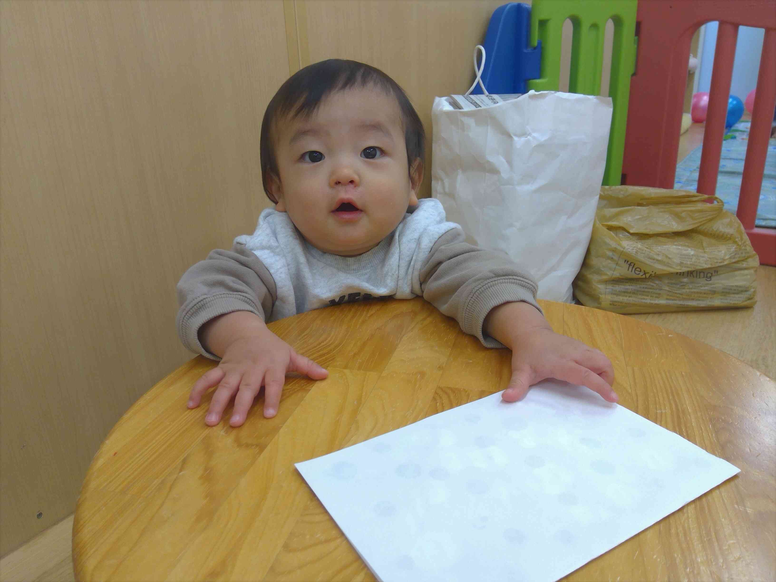 ぼくは絵の具を塗り広げたよ!