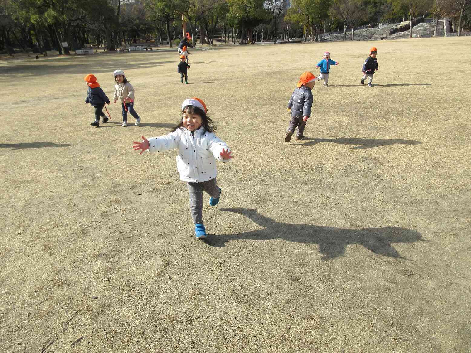 芝生広場をよーいどん!
