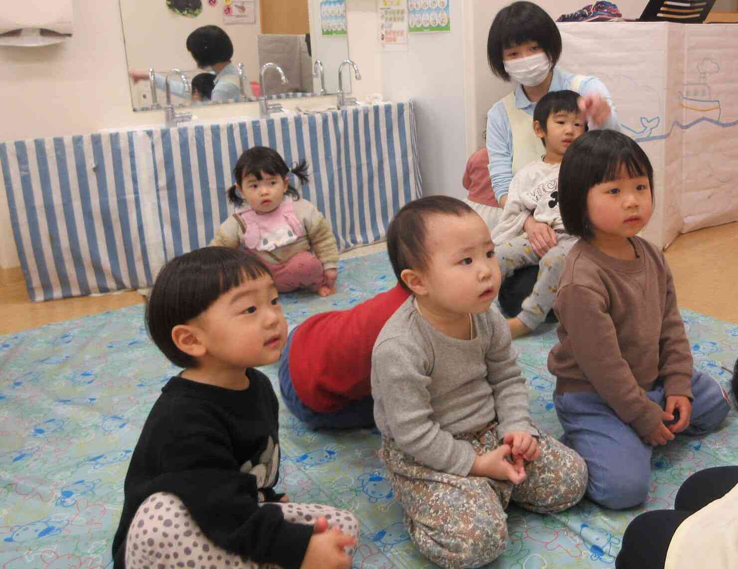 『まんまるてじな』のペープサートをみたよ！