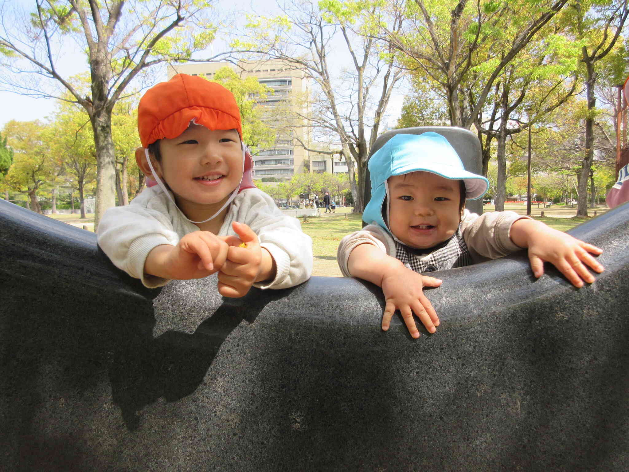 うさぎ組さんと一緒に「いないいないばあ！」