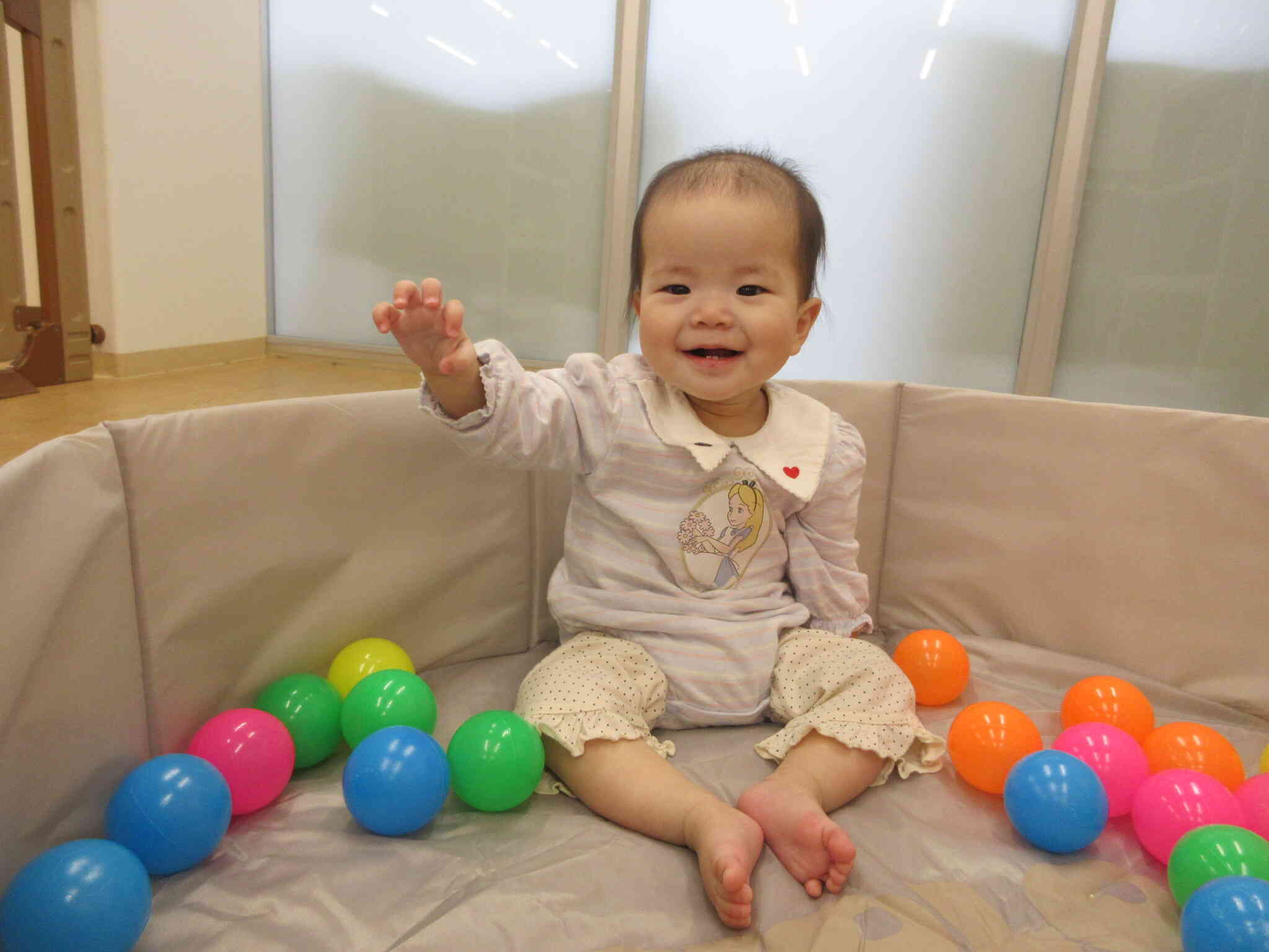 普段の遊びの様子（0歳児　ひよこ組）