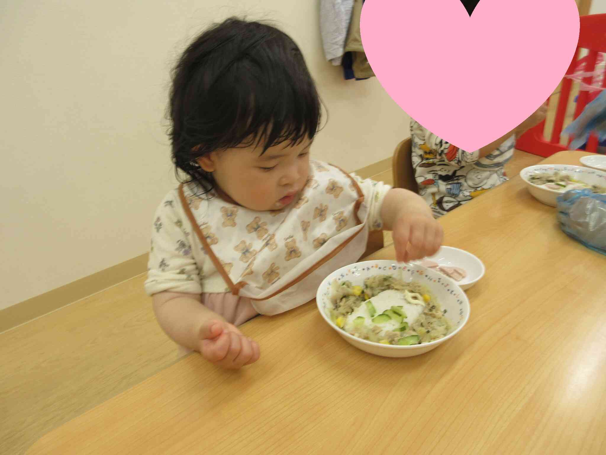 あひる組さんは、こいのぼりの鱗を作りました!