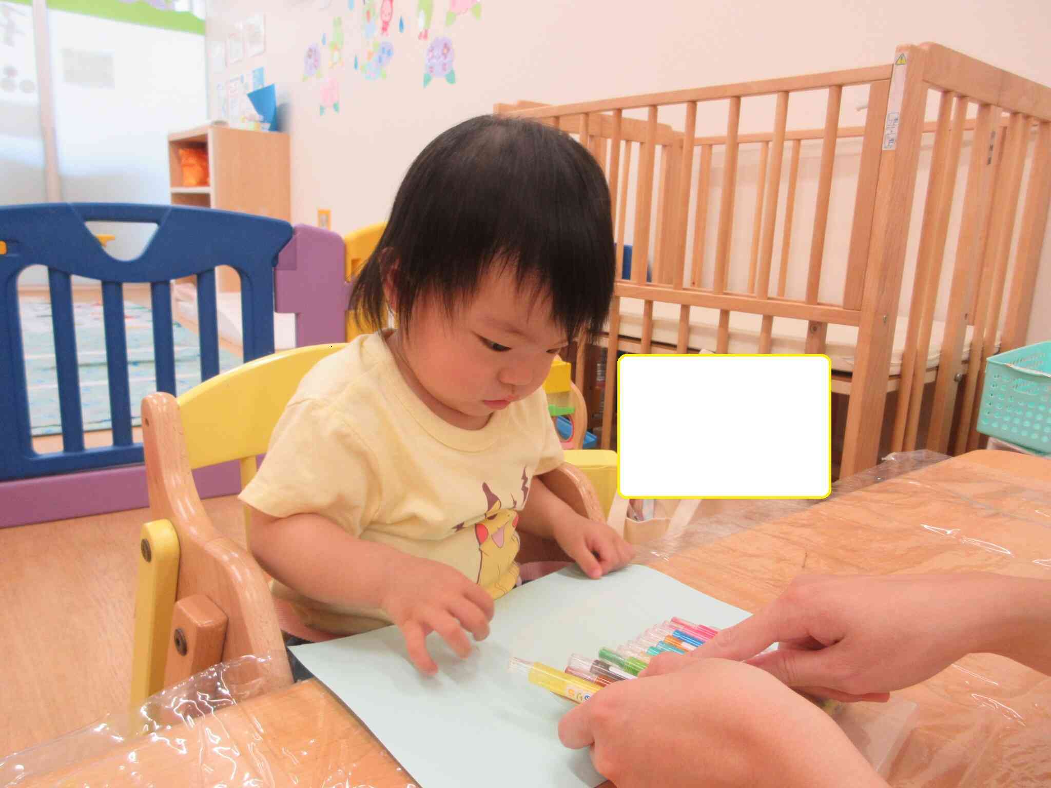 クレヨンの製作をしたよ♪(0歳児　ひよこ組)