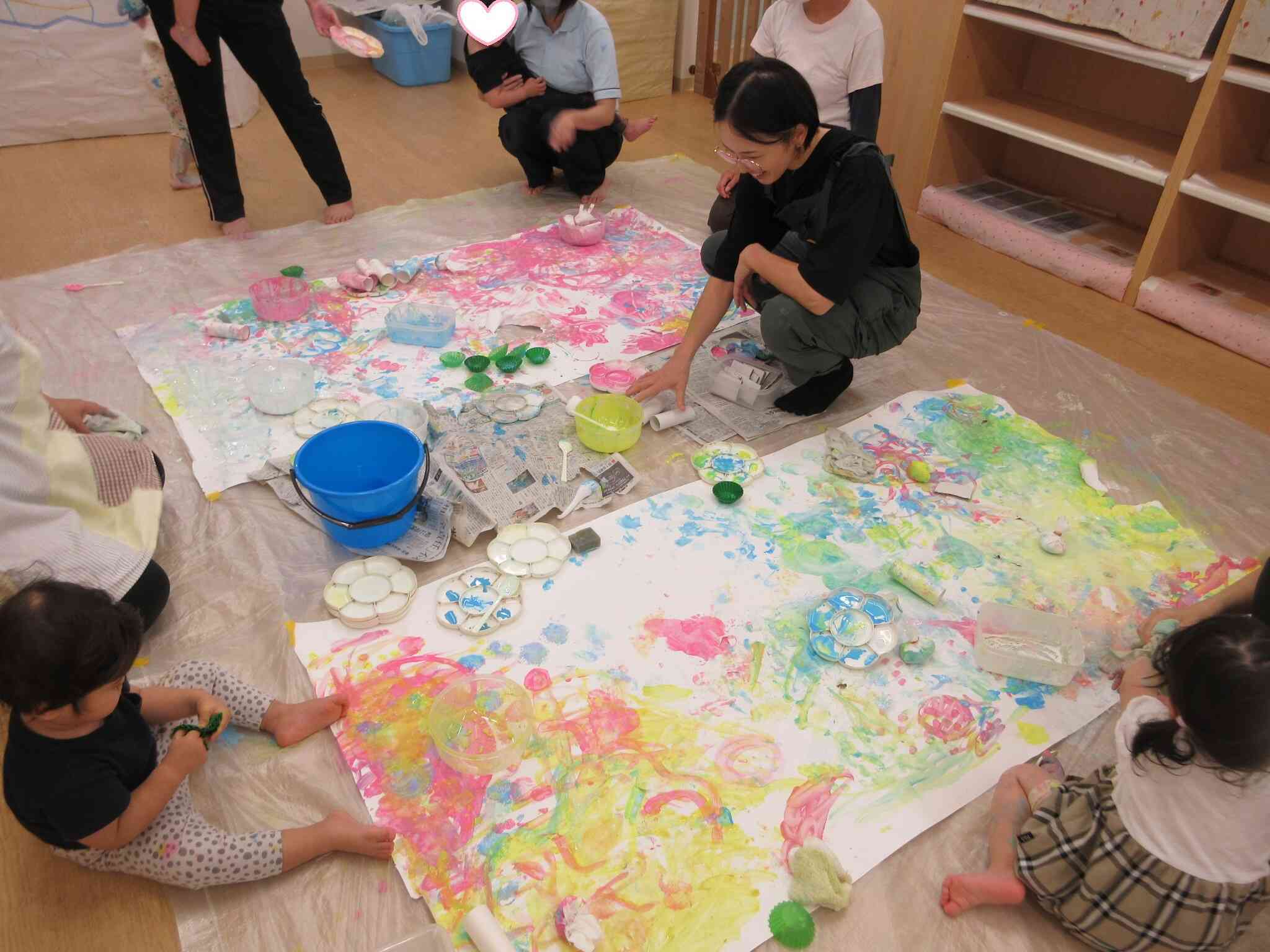 芸術士さんとの活動（1歳児あひる組　2歳児うさぎ組）