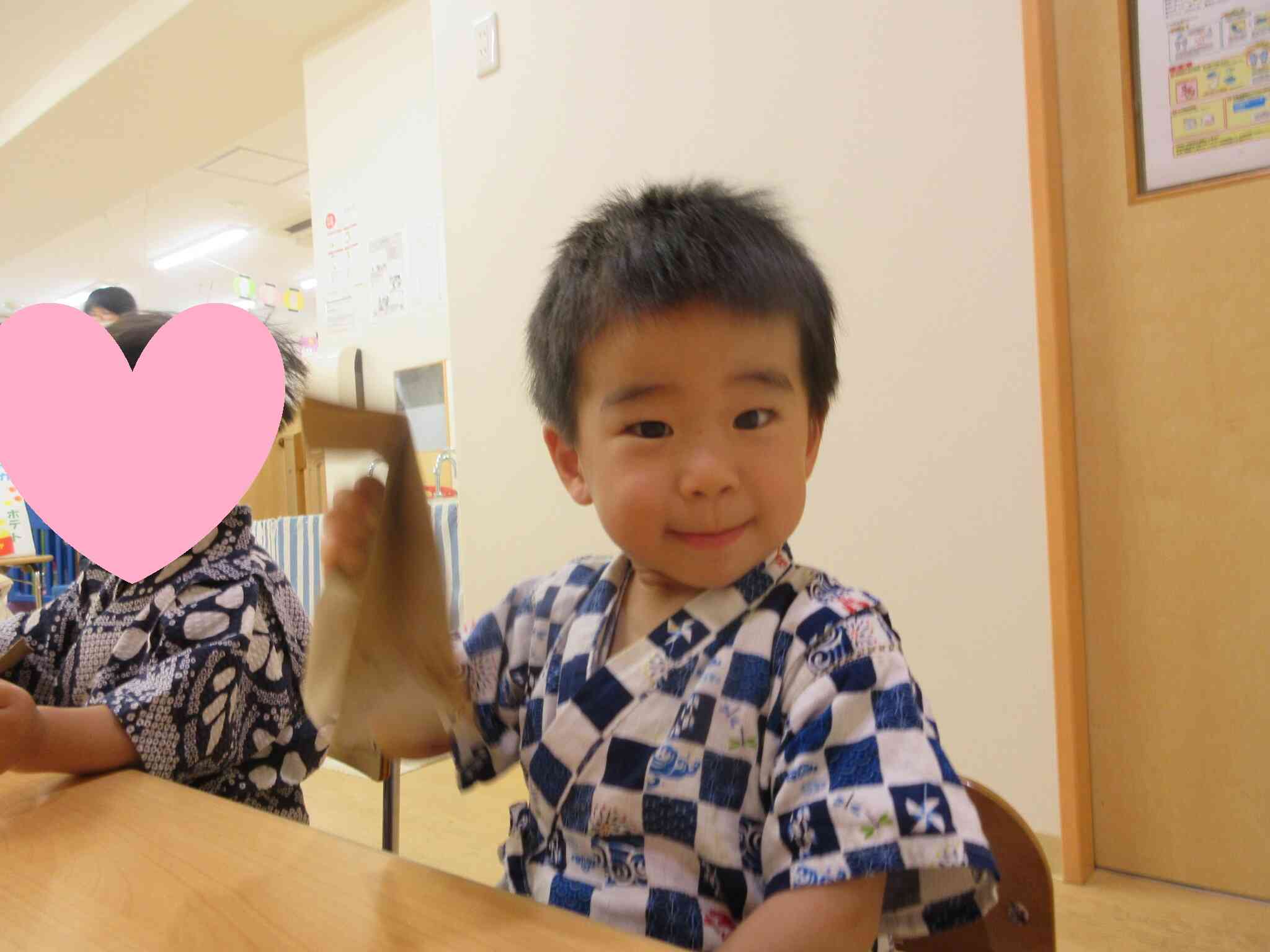 シャカシャカふってみよう!