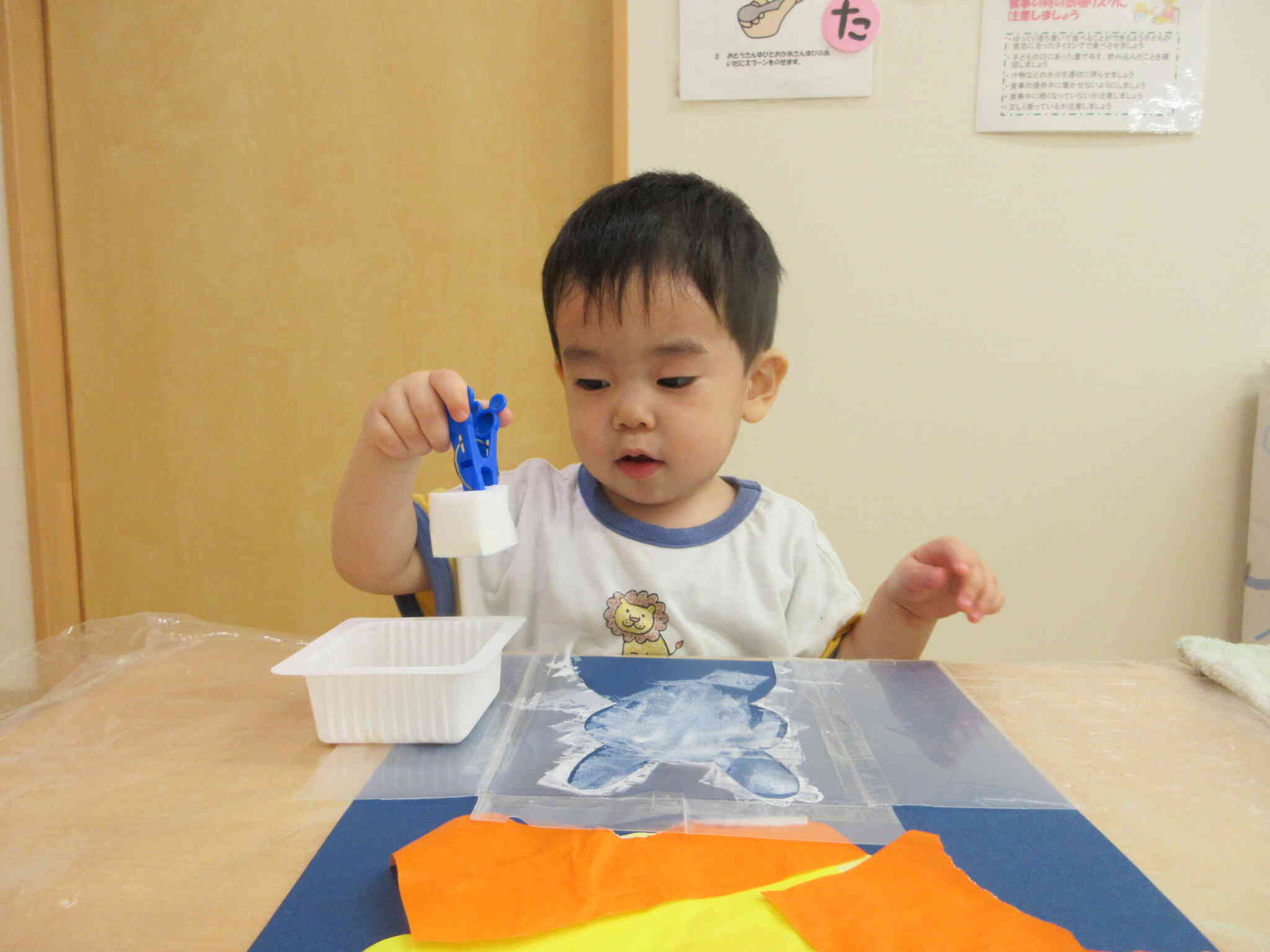お月見の製作をしたよ！（2歳児　うさぎ組）