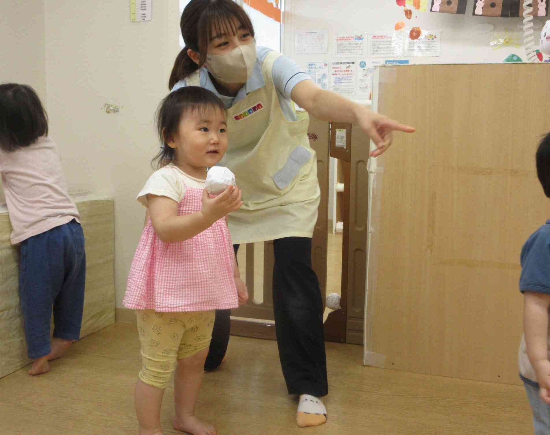 先生と一緒にお団子を探しています！