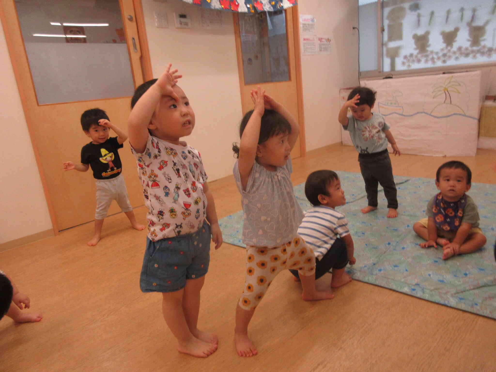 「どうぶつ電車」のダンス中☆みんなダンスが大好きです♪