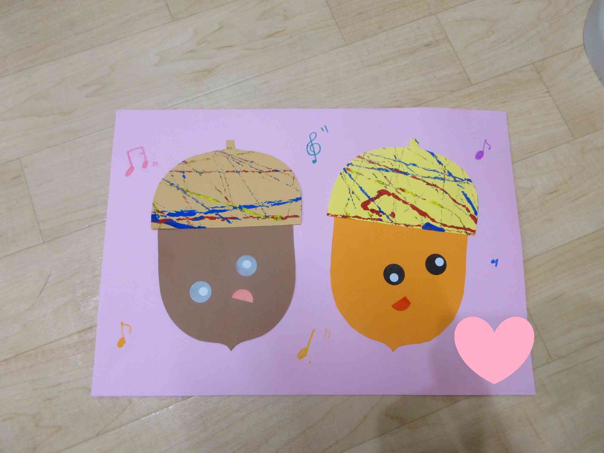 どんぐりの製作をしました！（1歳児　あひる組）