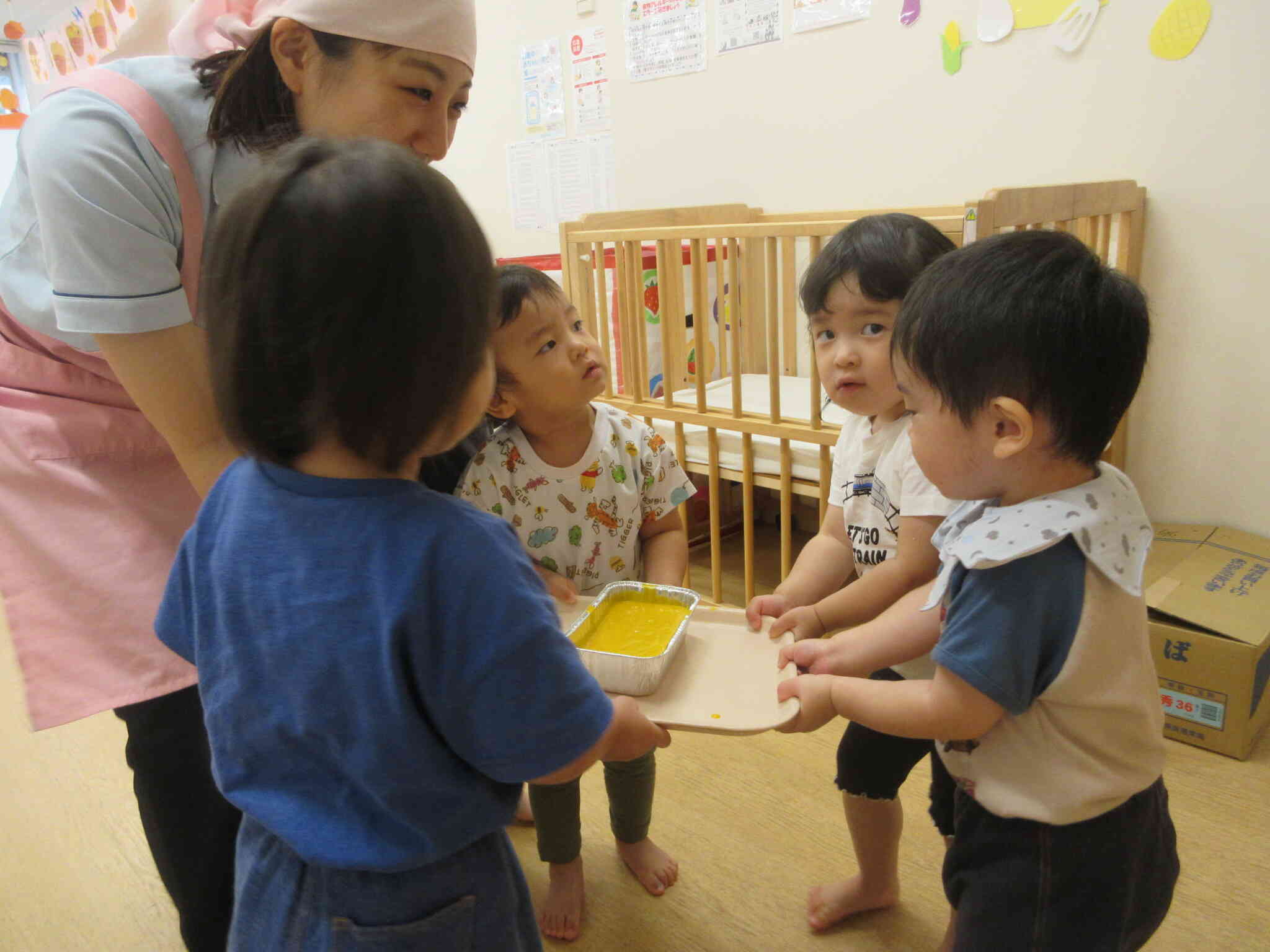 みんなで給食室に持って行こう！