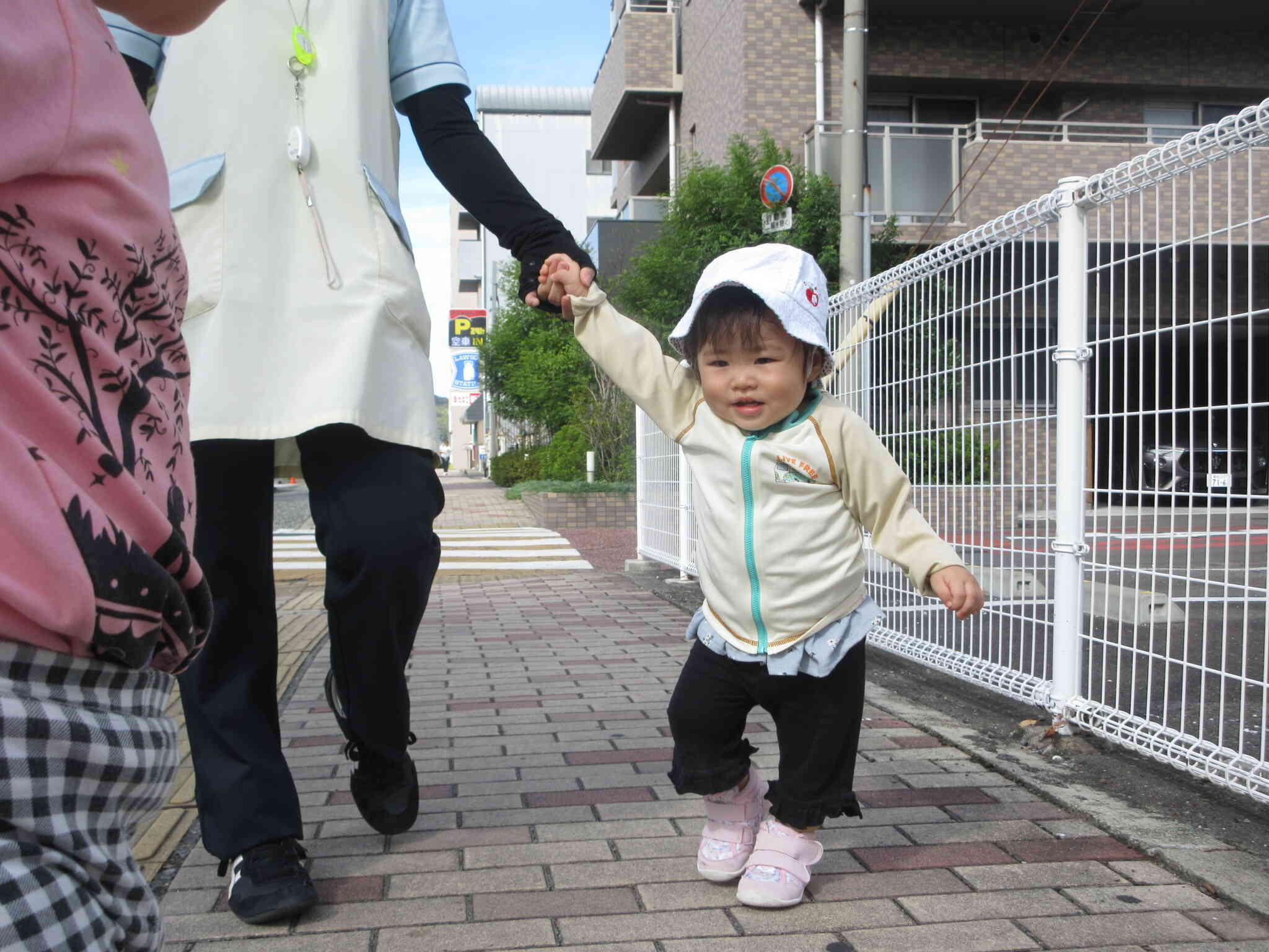 お散歩に行ったよ！(0歳児　ひよこ組)