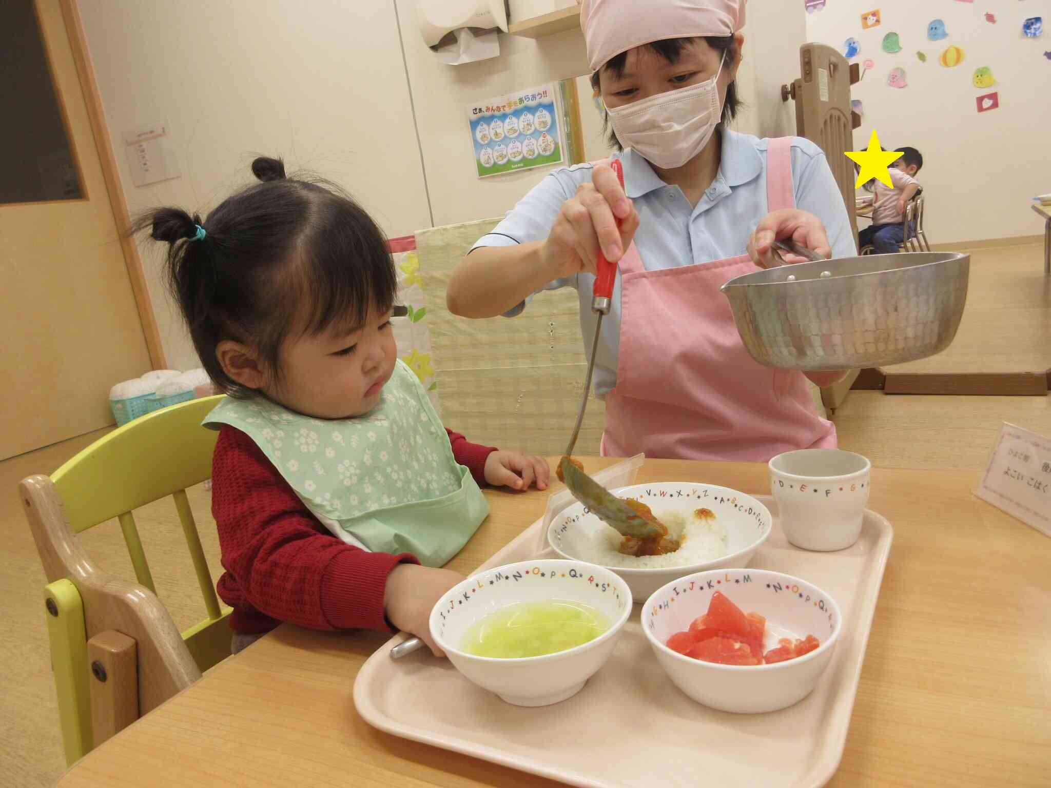 目の前でカレーを注いでもらいました！