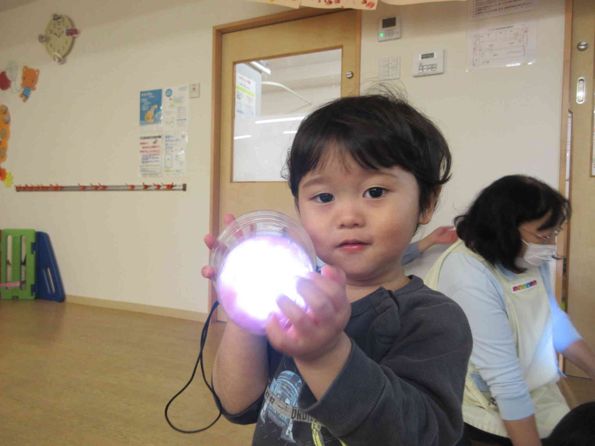 また懐中電灯で遊びたいなあ！