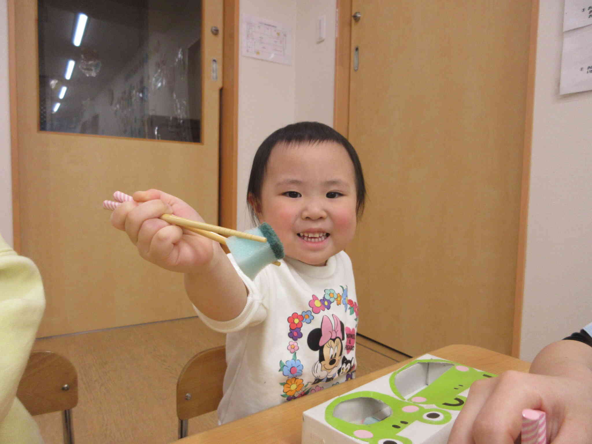 お箸の正しい持ち方を知ろう！