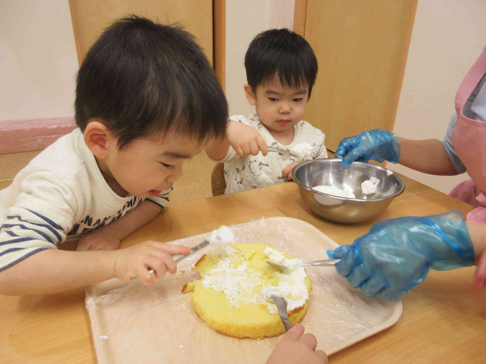 生クリームを塗ろう♪