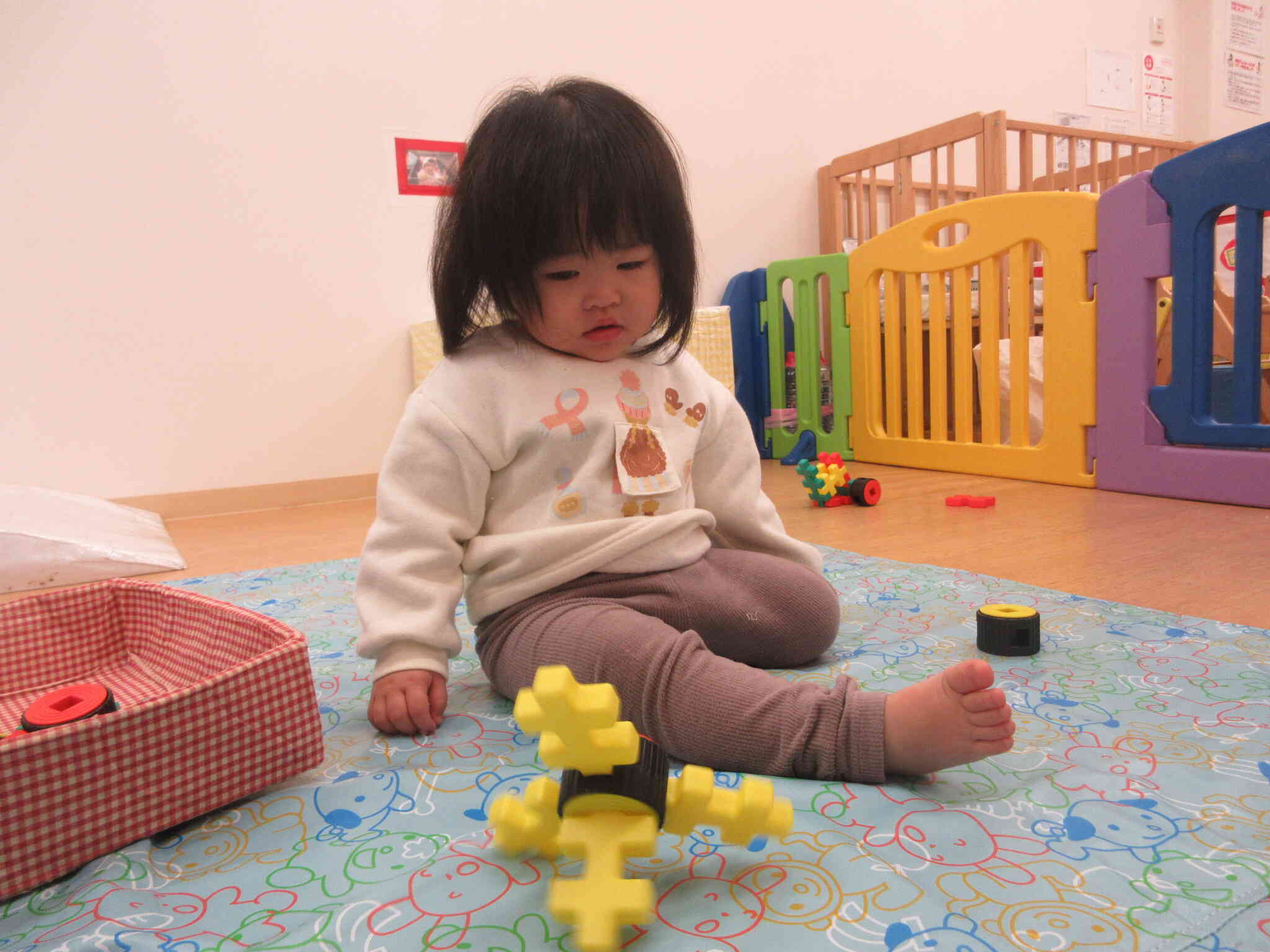 コマが回っている様子に興味津々です！