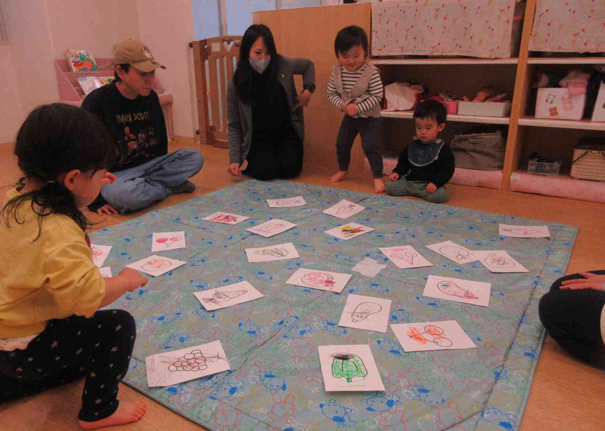 かるた遊びをしたよ！（あひる、うさぎ組）