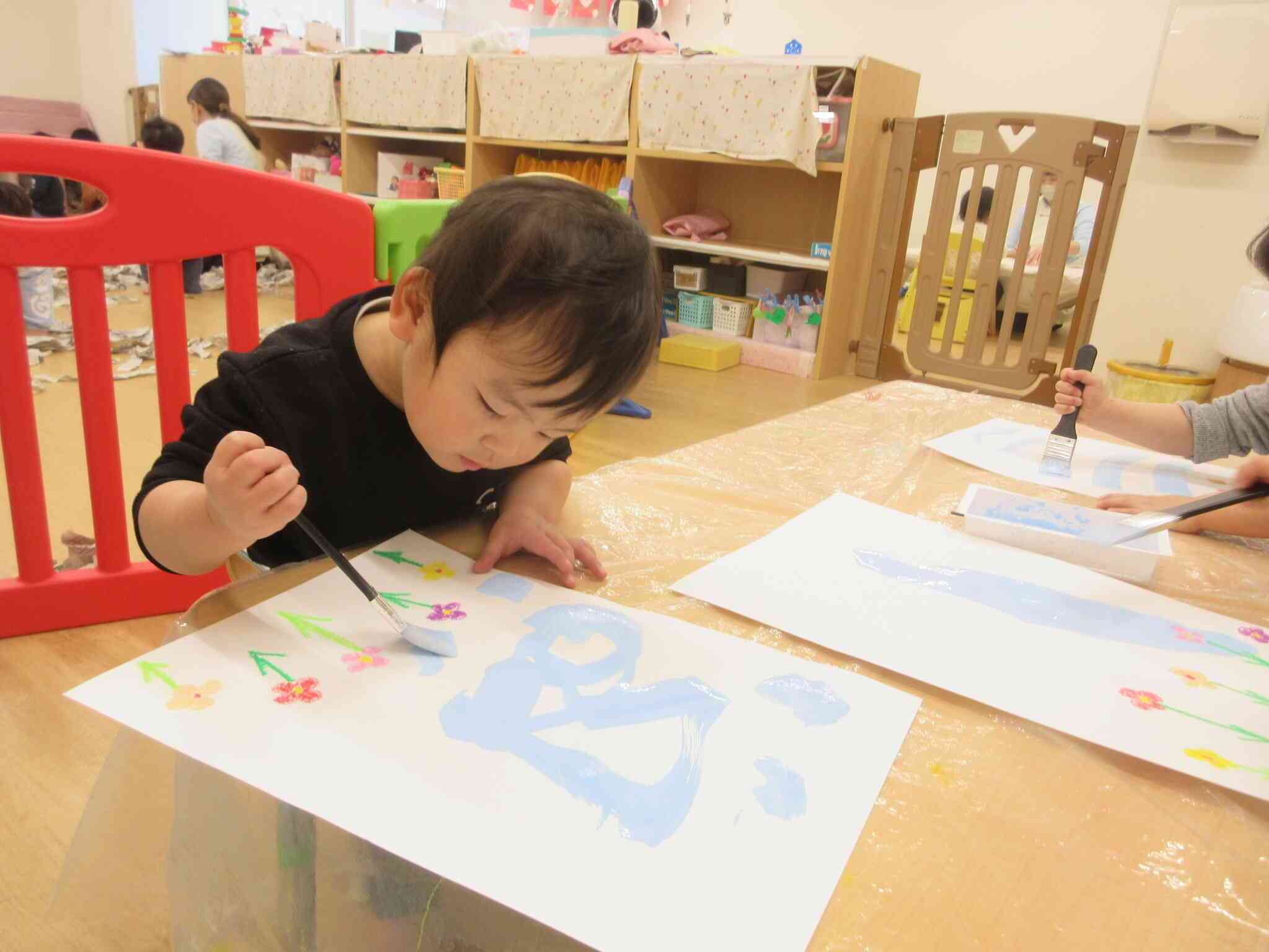 春の製作をしたよ♪（1歳児　あひる組）