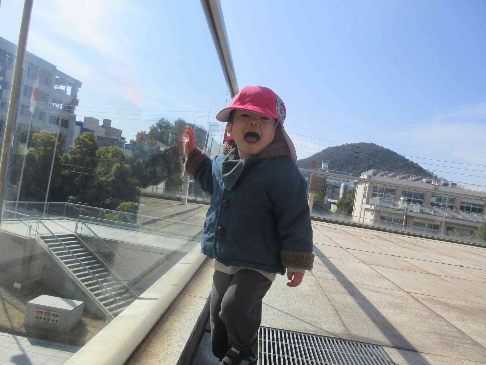 県庁に遊びに行ったよ♪（2歳児　うさぎ組）