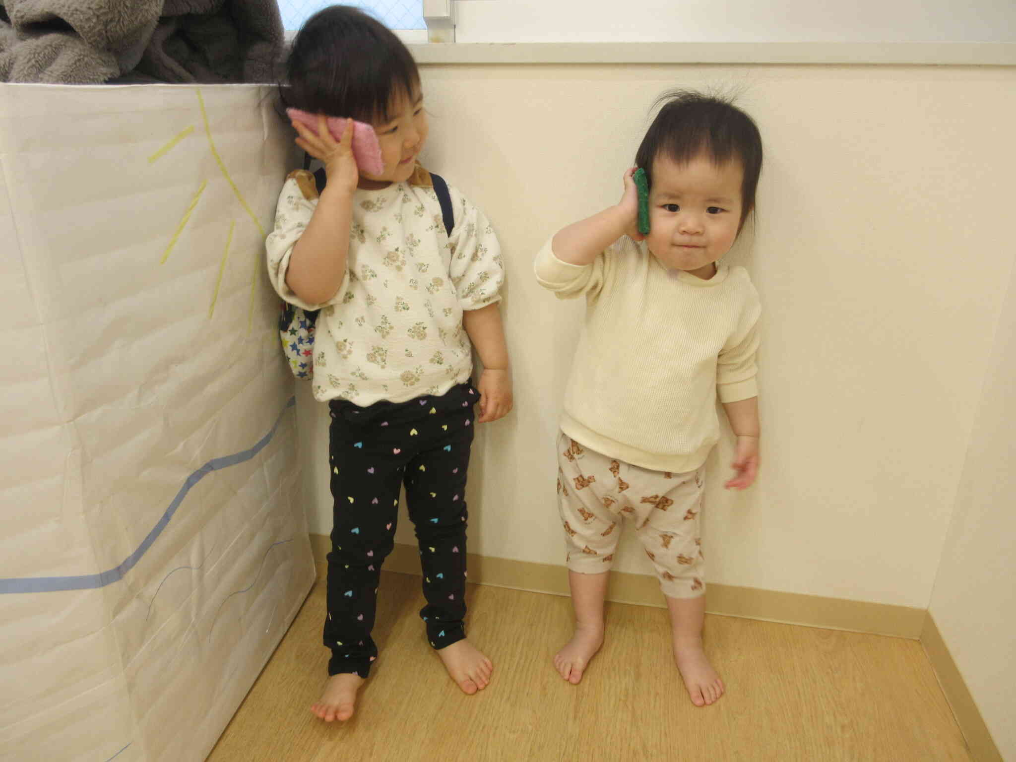 あひる組のお友だちと電話でお話したよ！「もしもし？」「うんうん」