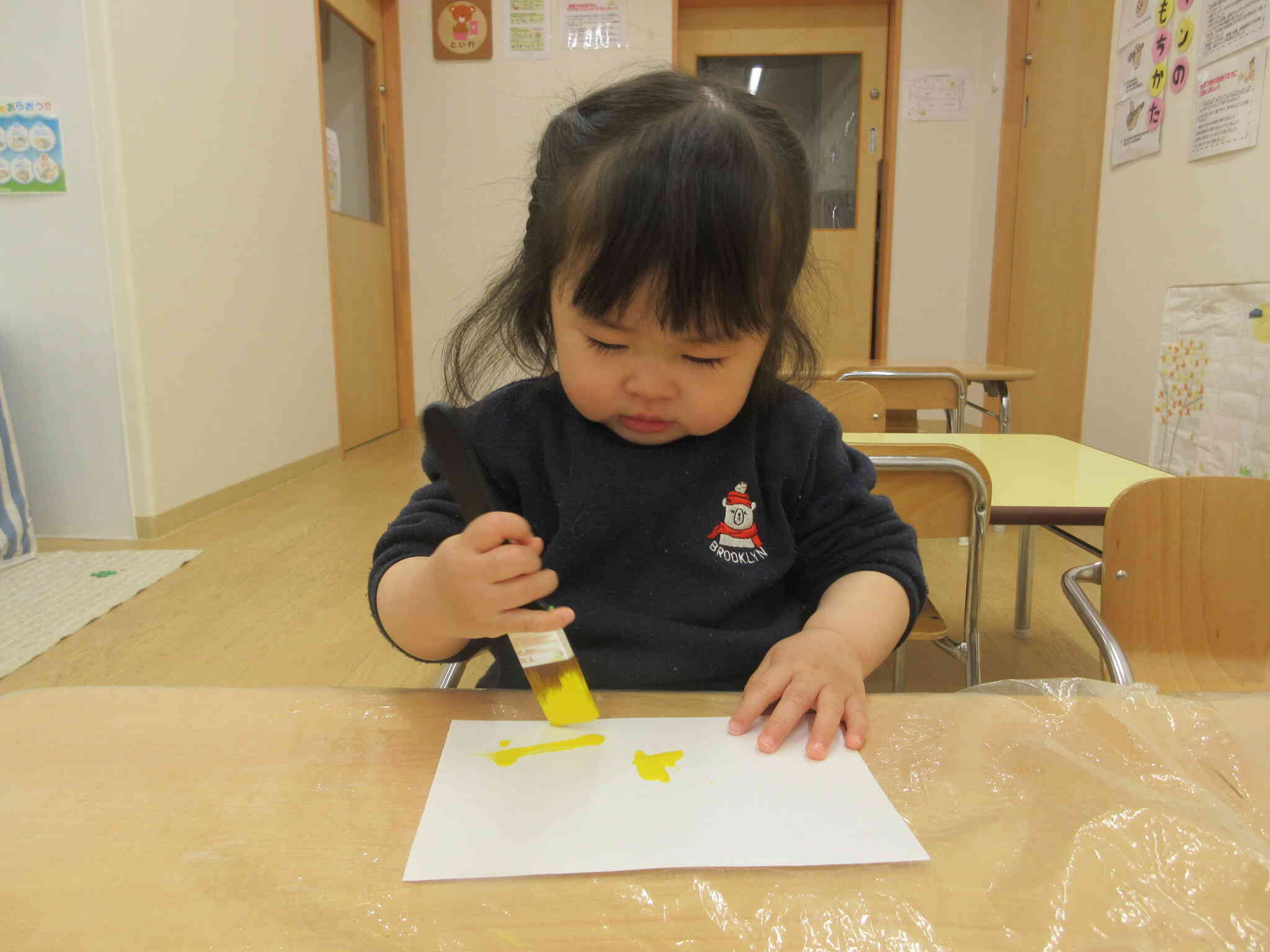 チューリップの製作をしました！（０歳児　ひよこ組）