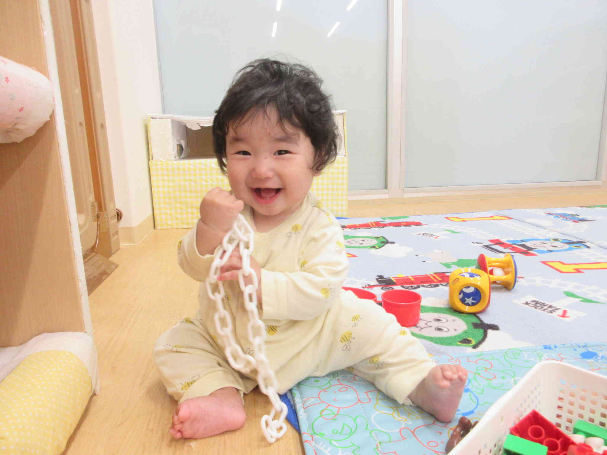 お座りが出来るようになって視界が変わって楽しいね♪