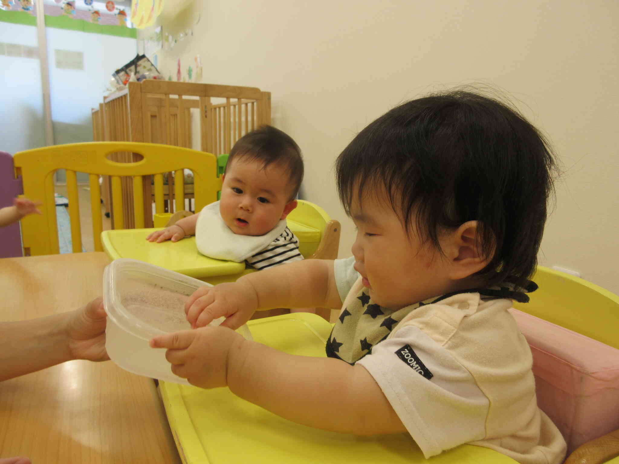 スライム遊びをしたよ！(０歳児　ひよこ組)