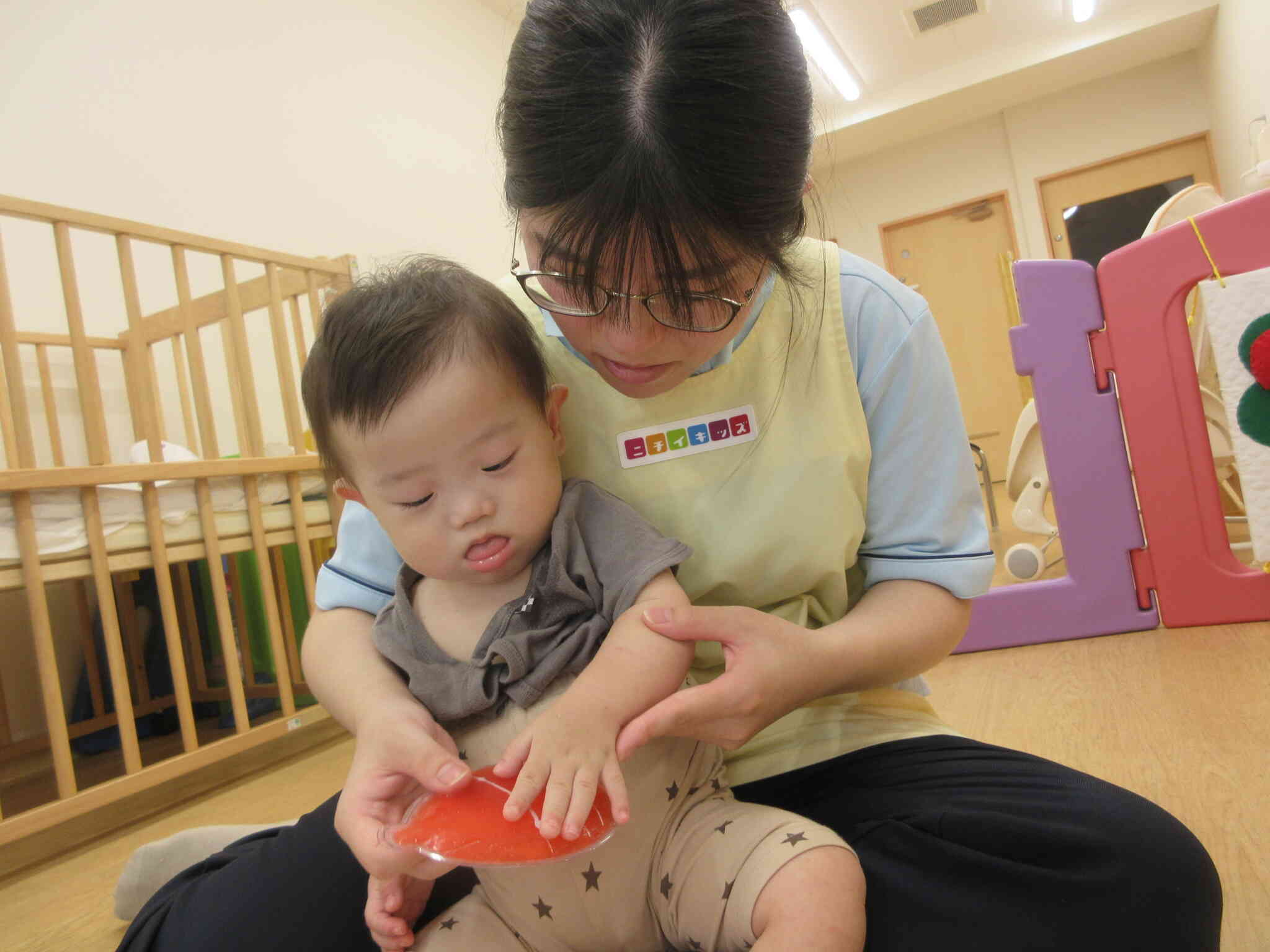今週の活動の様子♪(０歳児　ひよこ組)