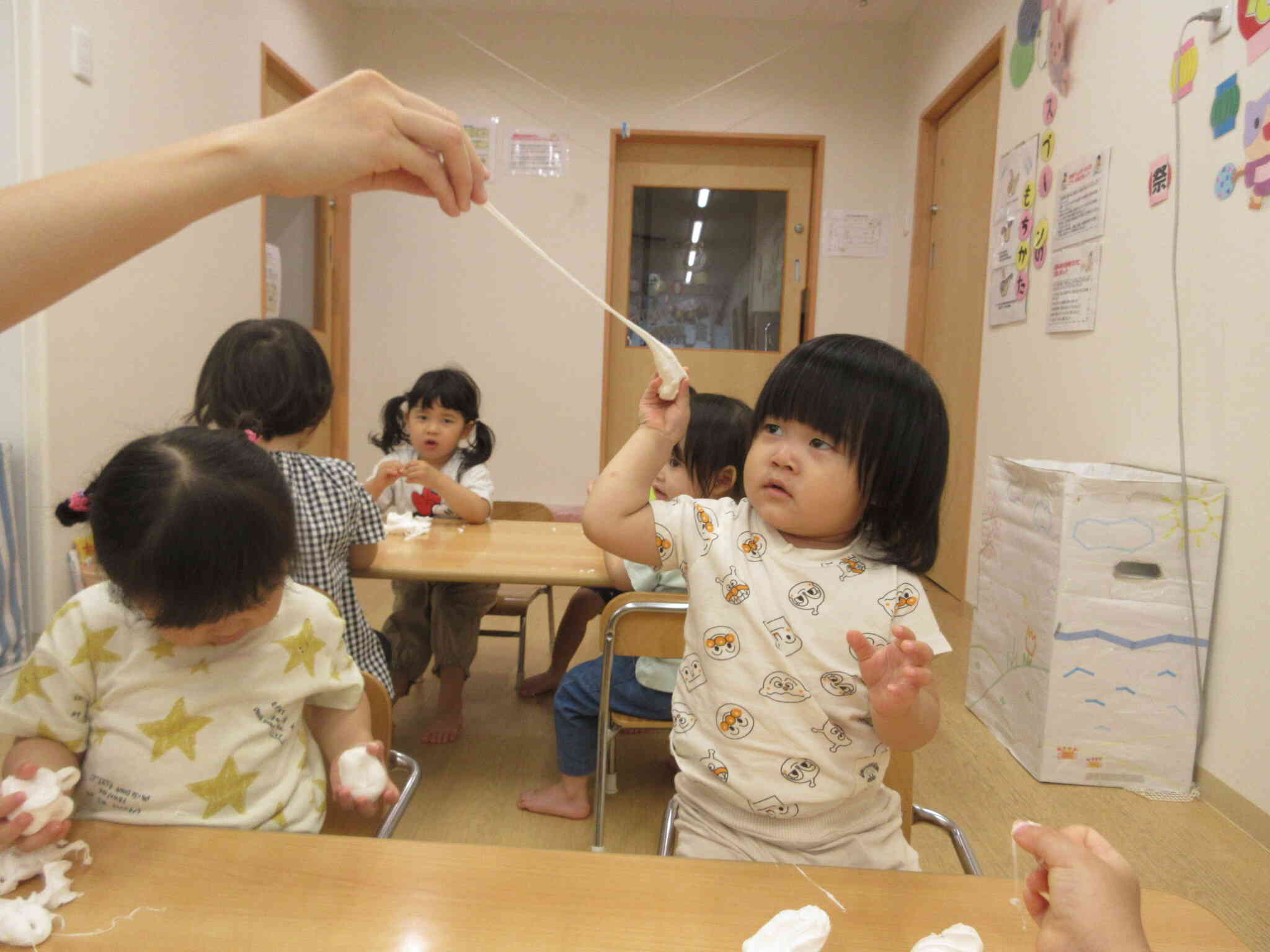 こねて混ぜて、スライムにして遊んだよ☆