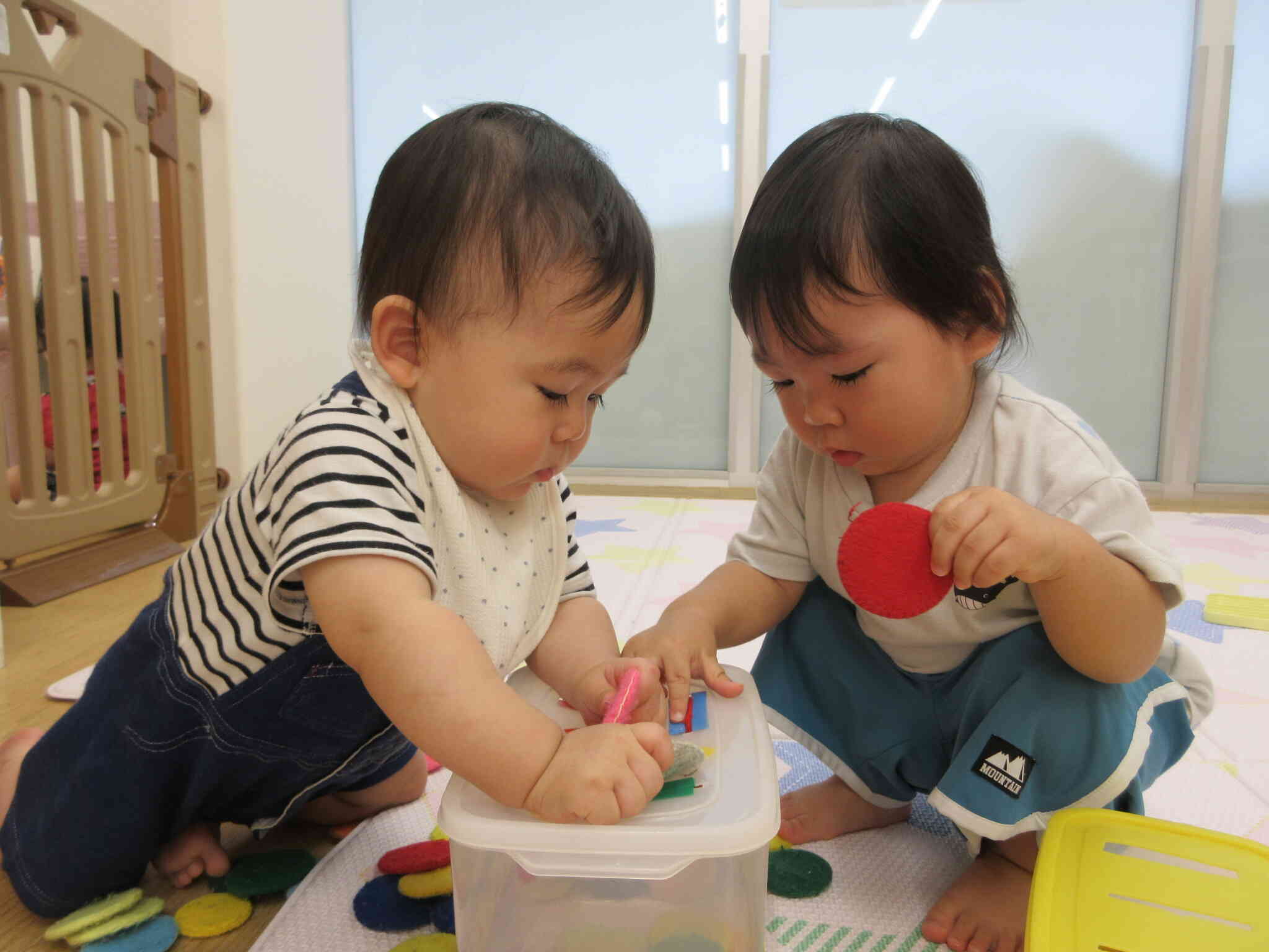 最近の活動の様子♪(０歳児　ひよこ組)