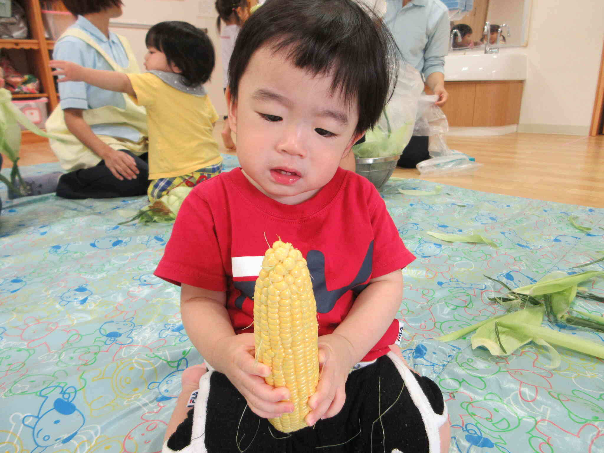 これは何だ～？と不思議そうに見ていたお友達★