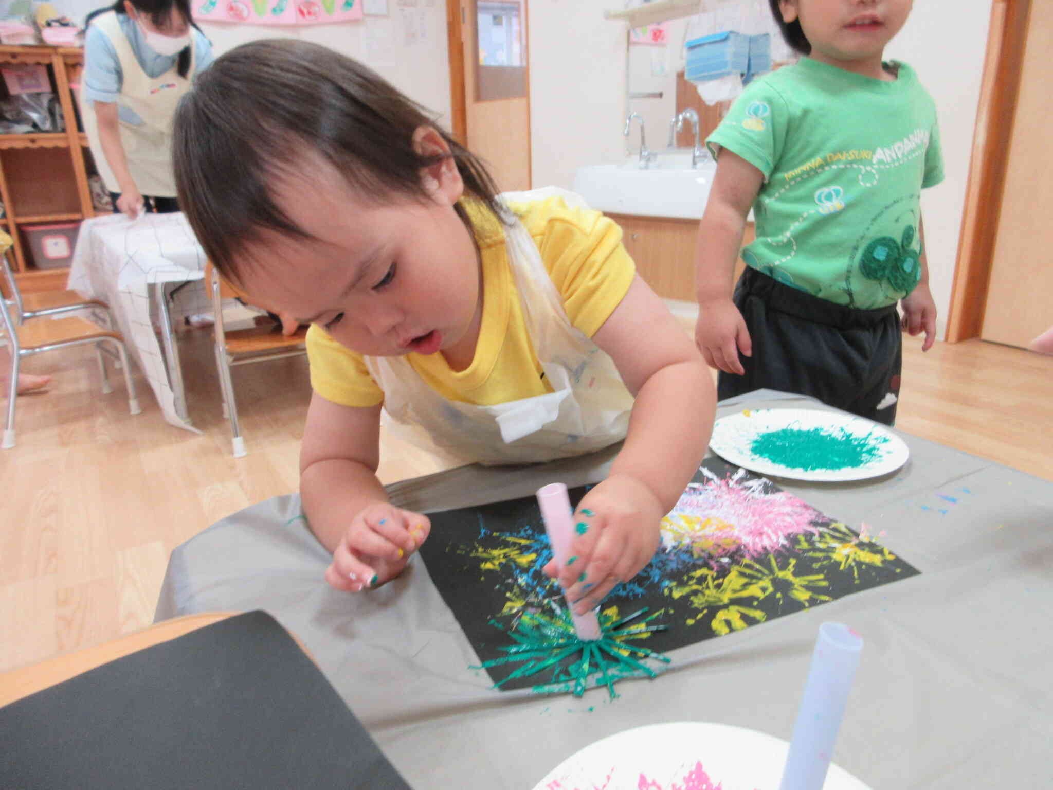 満開の花火！　夏祭りごっこが楽しみですね。
