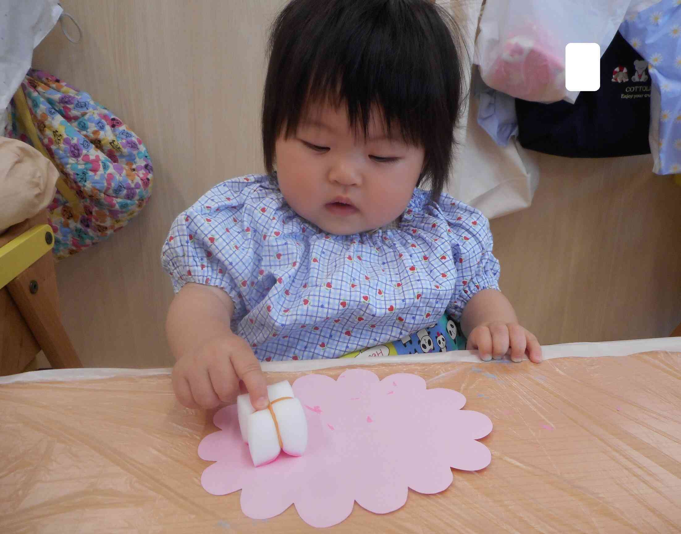 指先でそーっと・・・